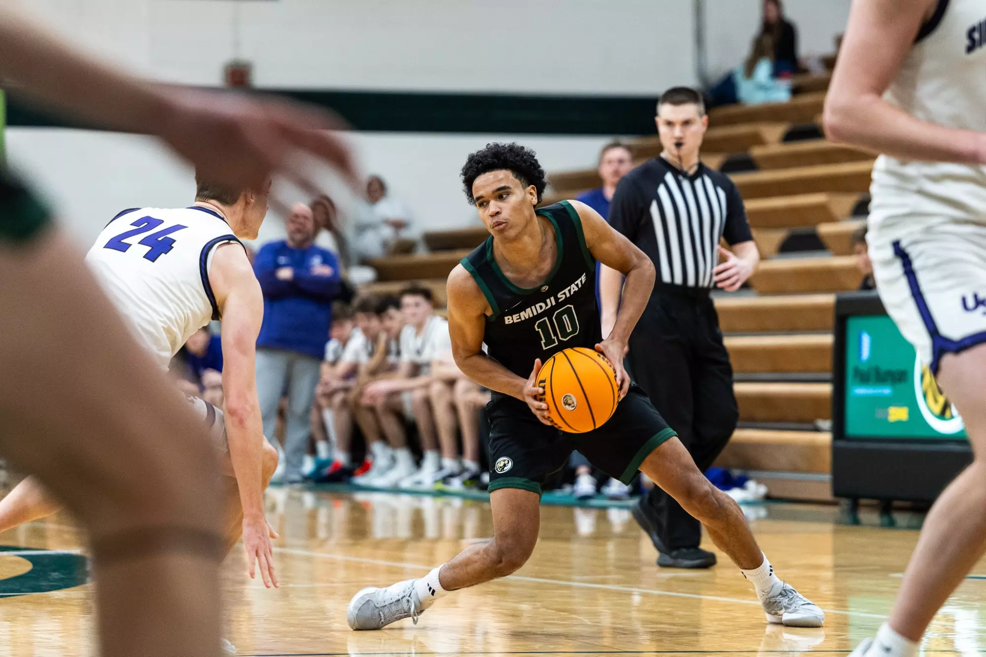 Eddie Jallow Hedqvist (10) - Men's Basketball - BSU Beavers vs. USF Cougars - BSU Gymnasium - Bemidji, MN - Saturday, January 10, 2026 | Brent Cizek
