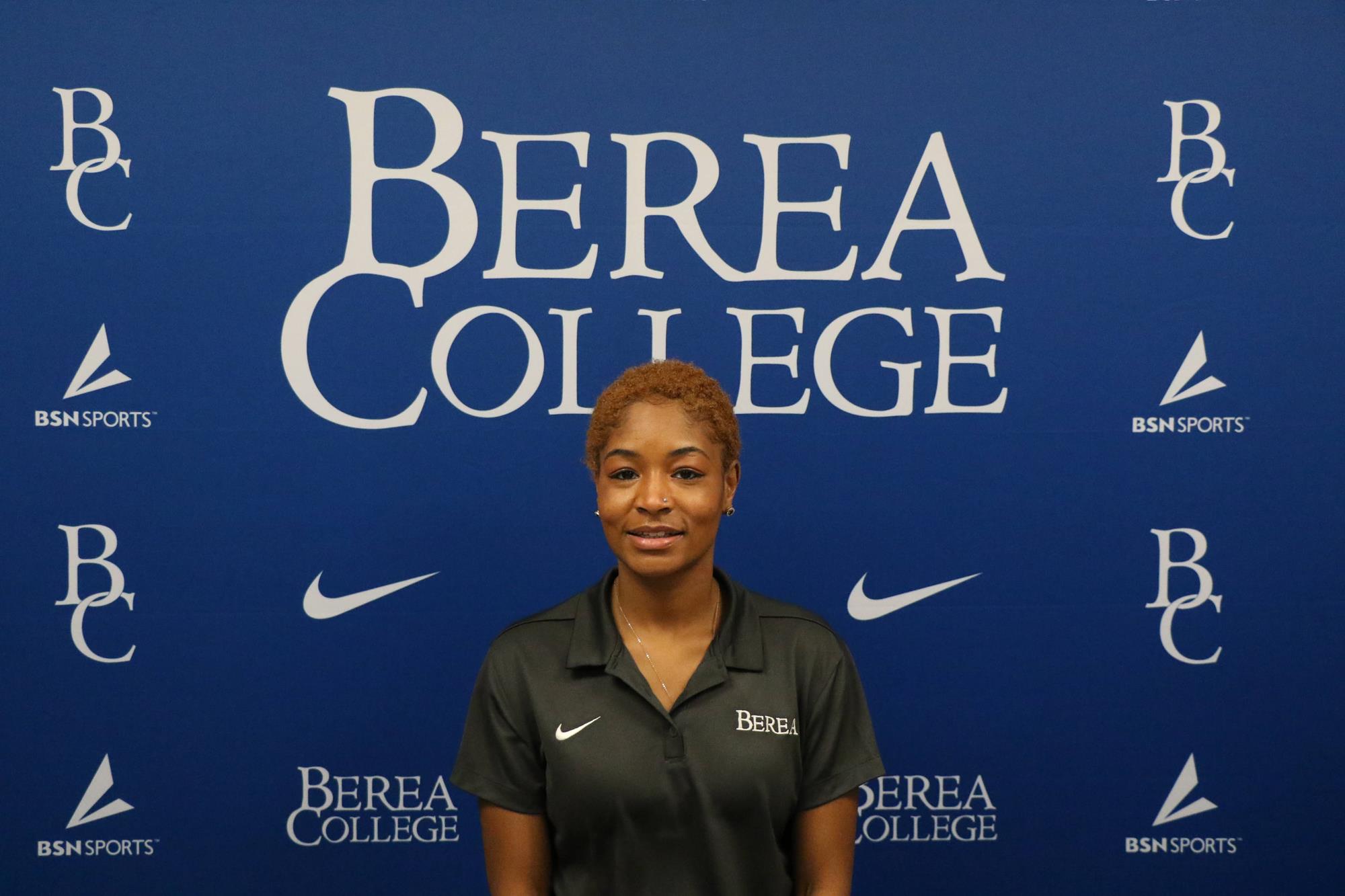 Erica Woods Headshot