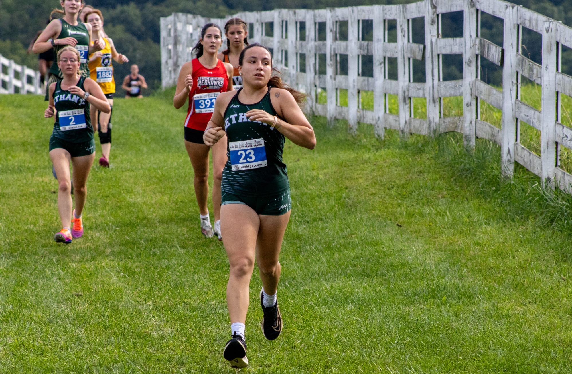 Catharina Recebeitia runs the home XC invite