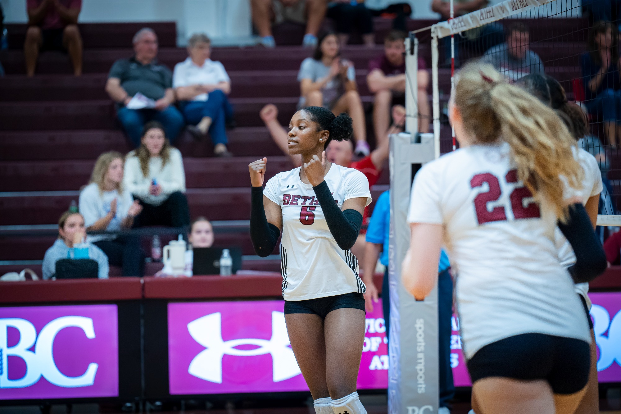 Volleyball sweeps Tabor to move winning streak to 14 games Bethel