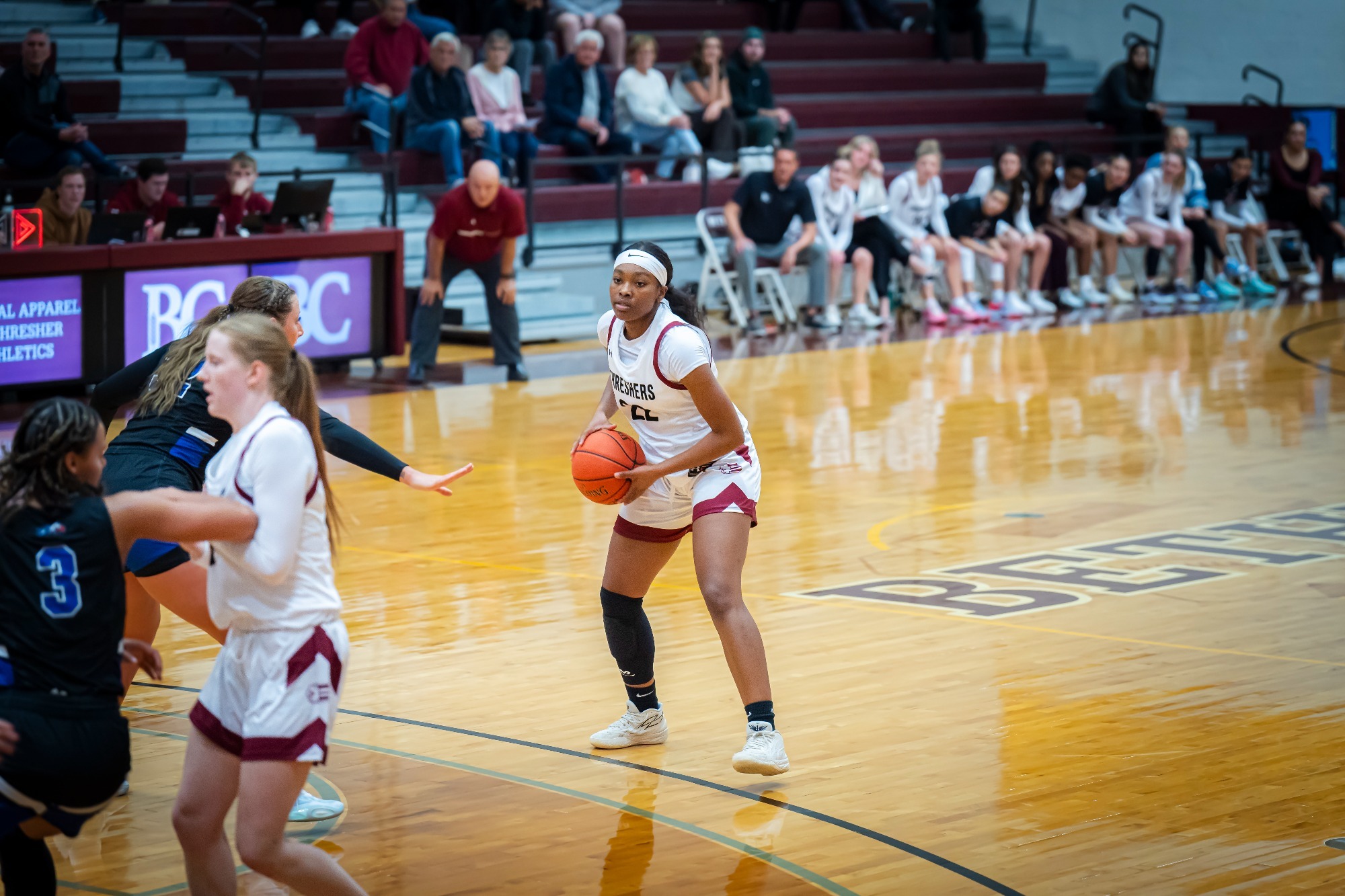 Three Threshers finish in double figures as Women's Basketball falls in