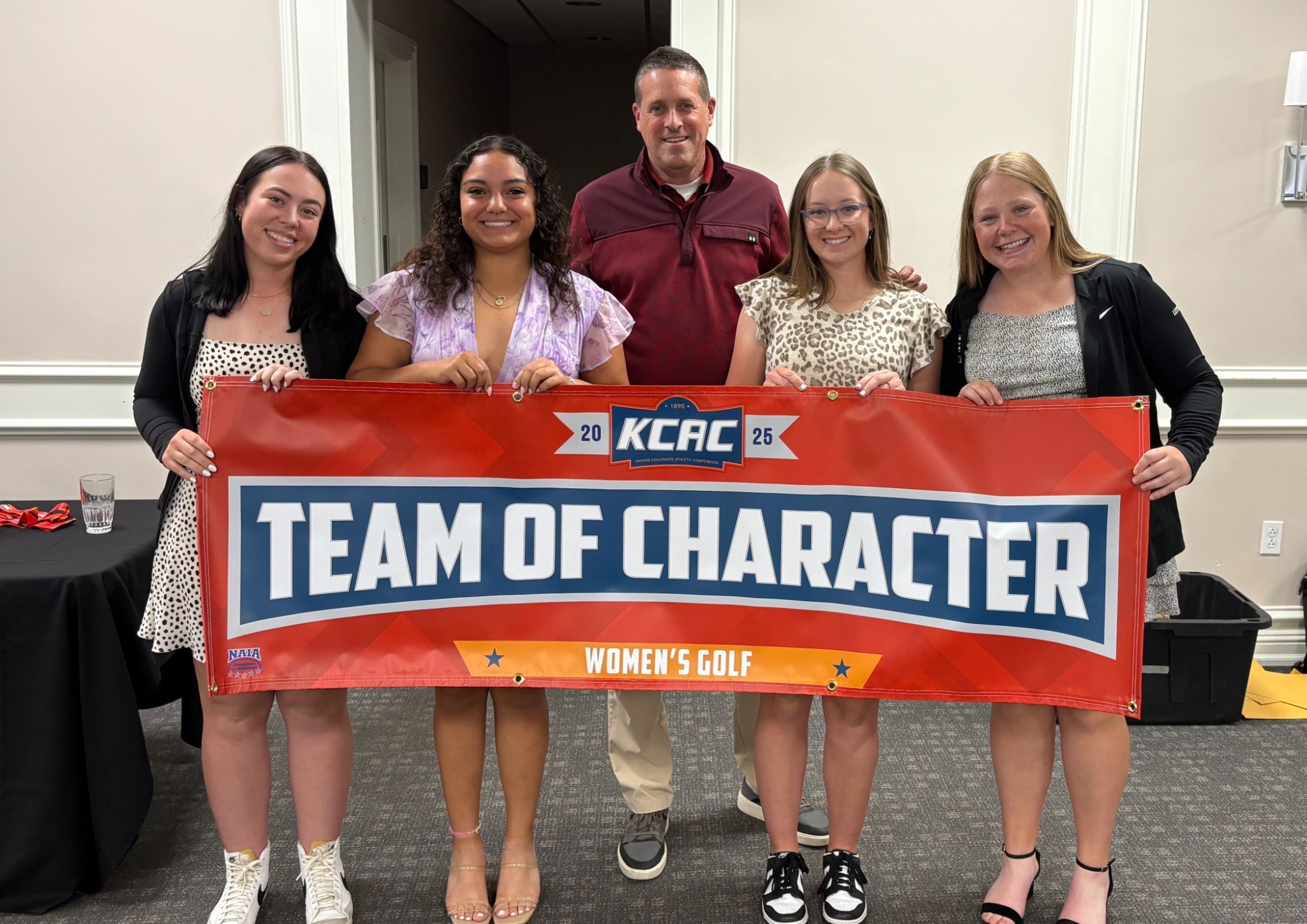 WGOLF CHAMPION OF CHARACTER
