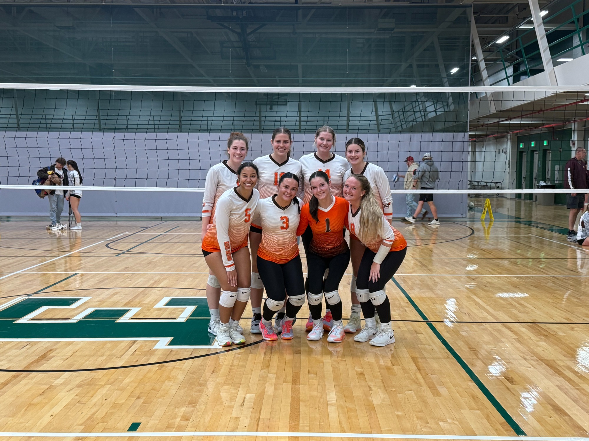 White team photo at Eastern Michigan University Tournament November 16.