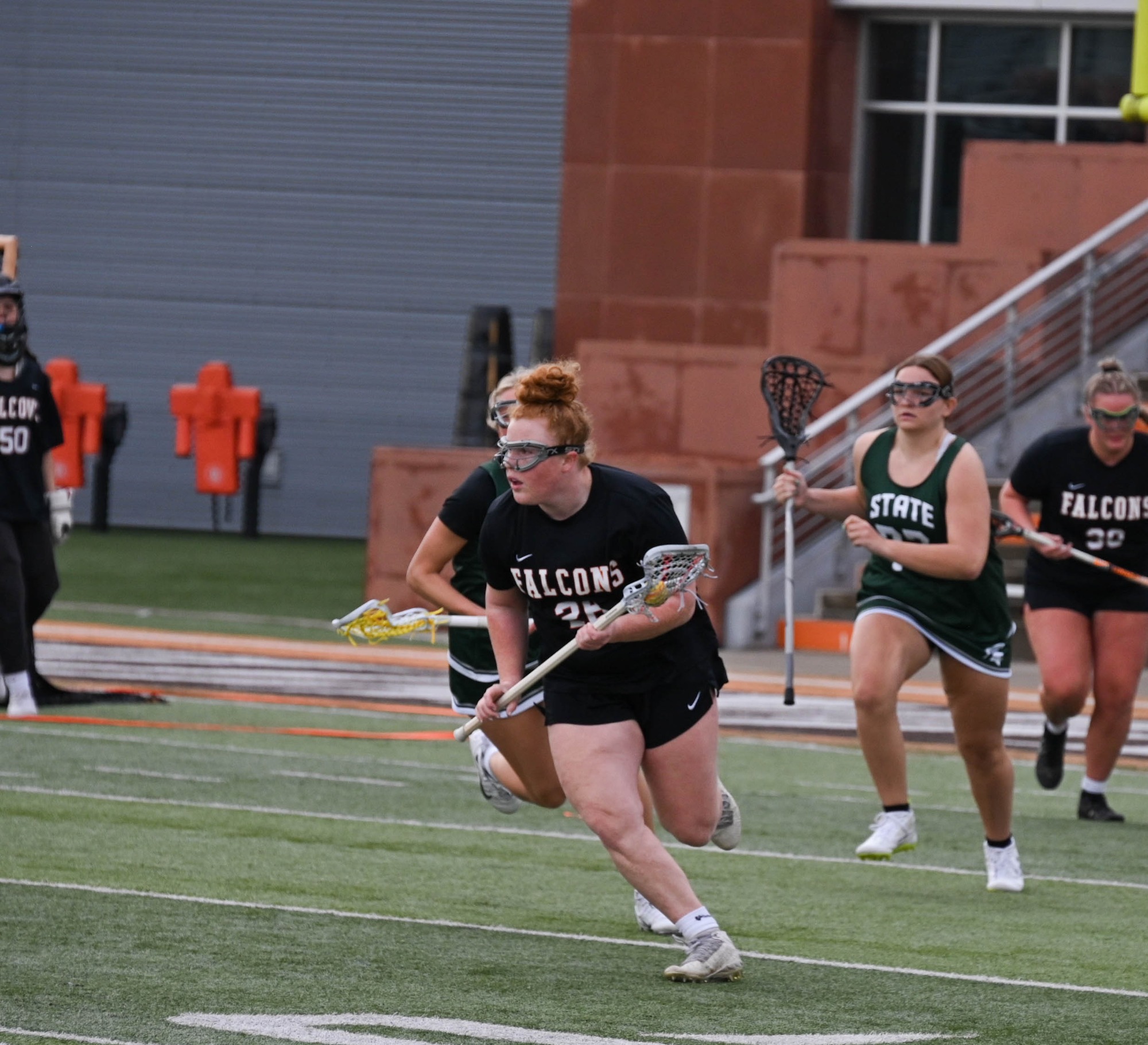 BGSU player running with the ball. 