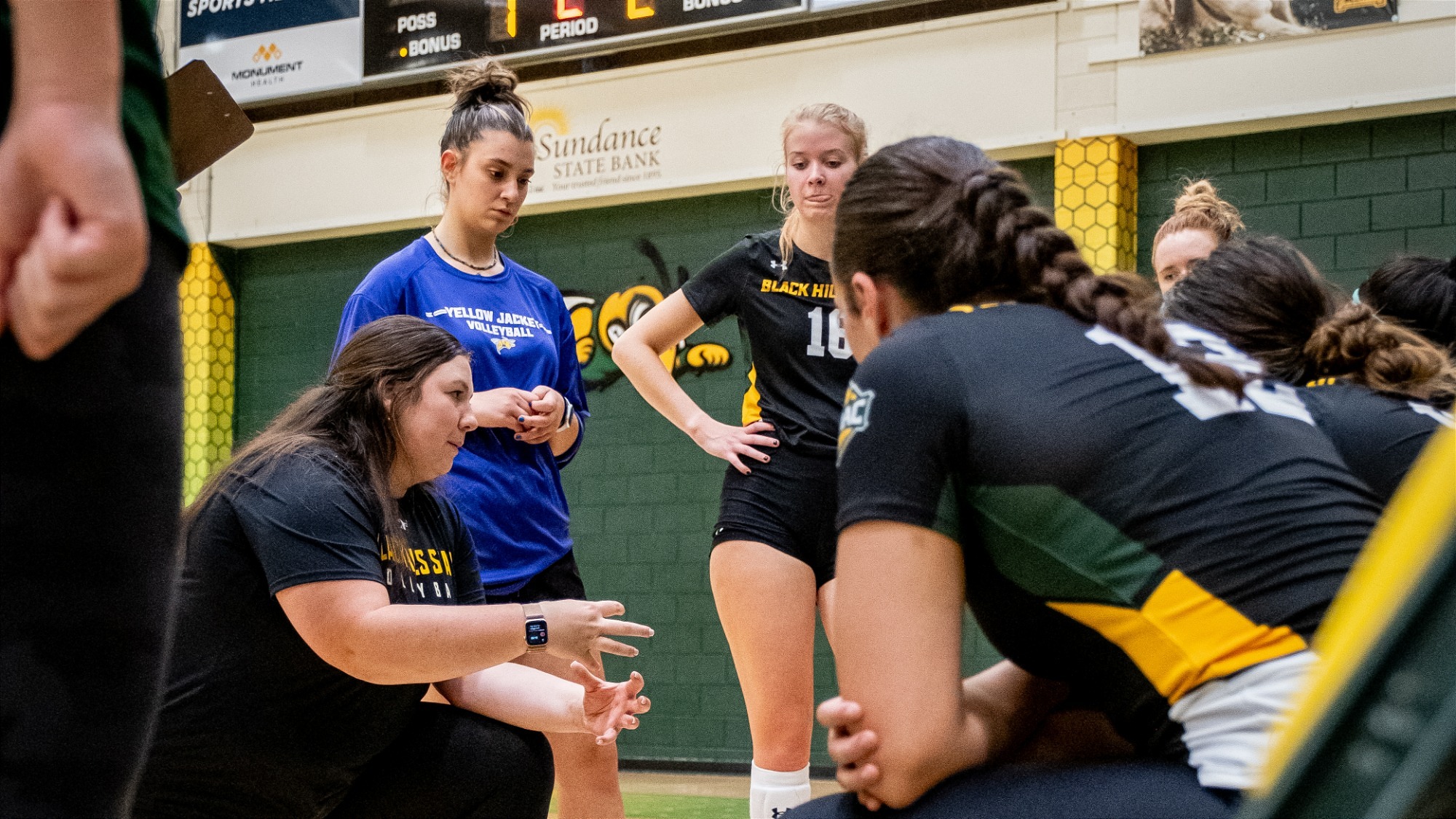 Yellow Jackets Fall Short to Javelinas in Yellow Jacket Classic Finale