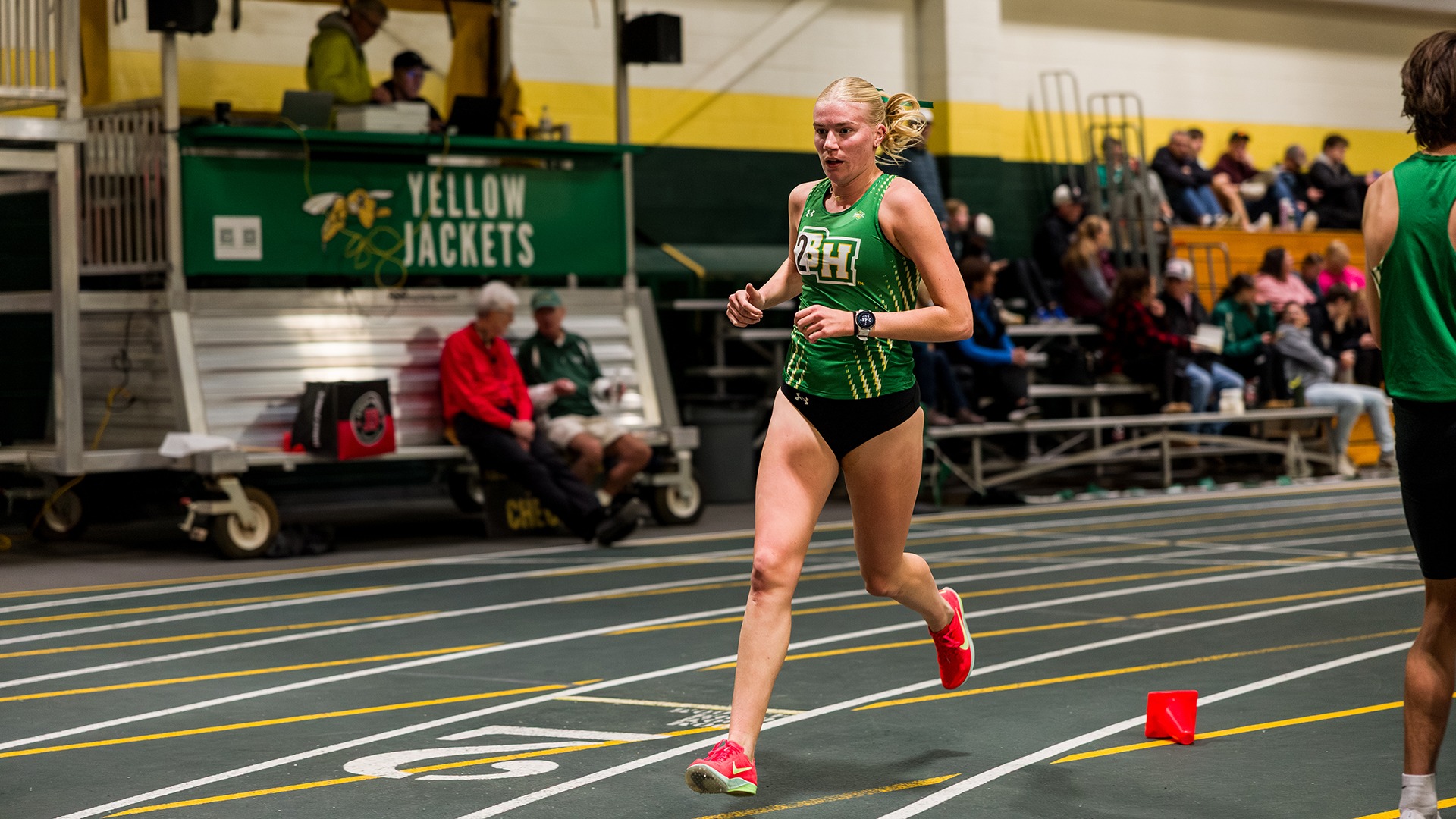 Emma Hofmeister at the 2026 Dave Little Alumni Mile