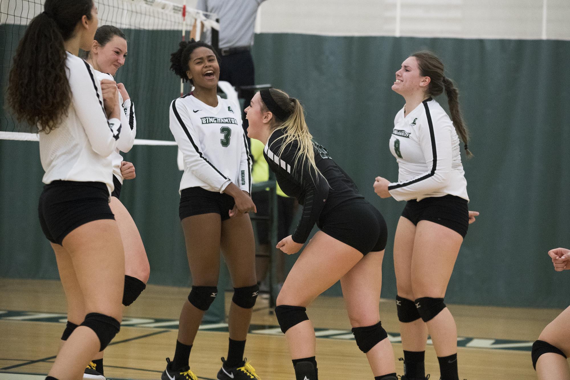 Volleyball defeats UMass Lowell in straight sets Binghamton