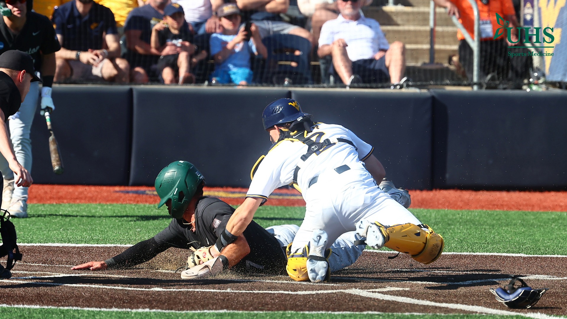 Zack Kent scores at NCAA Regional