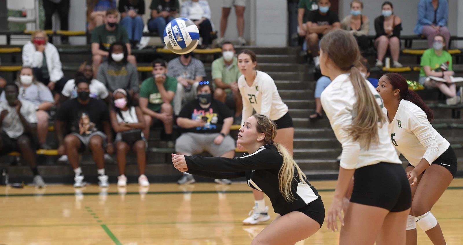 Belhaven Volleyball Falls in First Day of 2021 Colorado College Spike