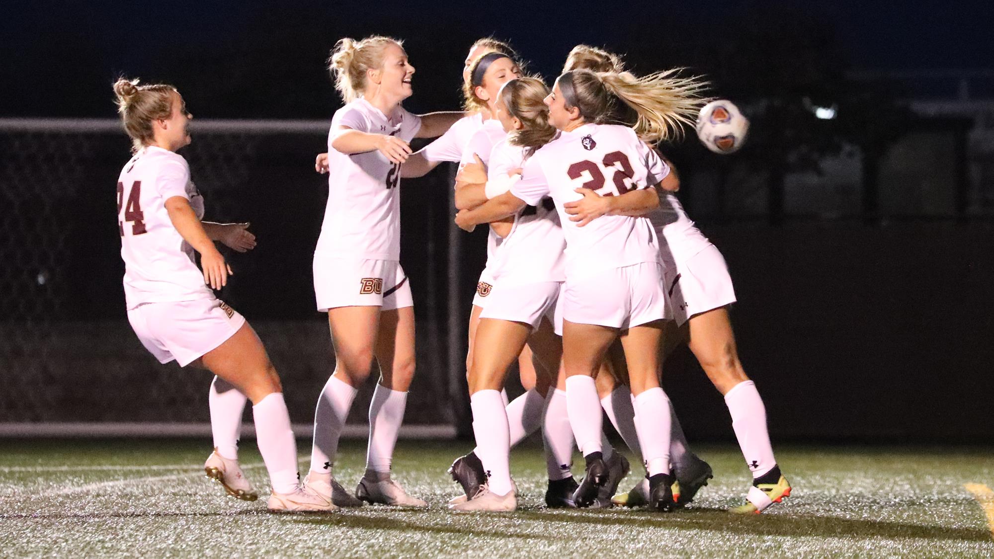 Women's Soccer Opens the Season Receiving Votes in United Soccer