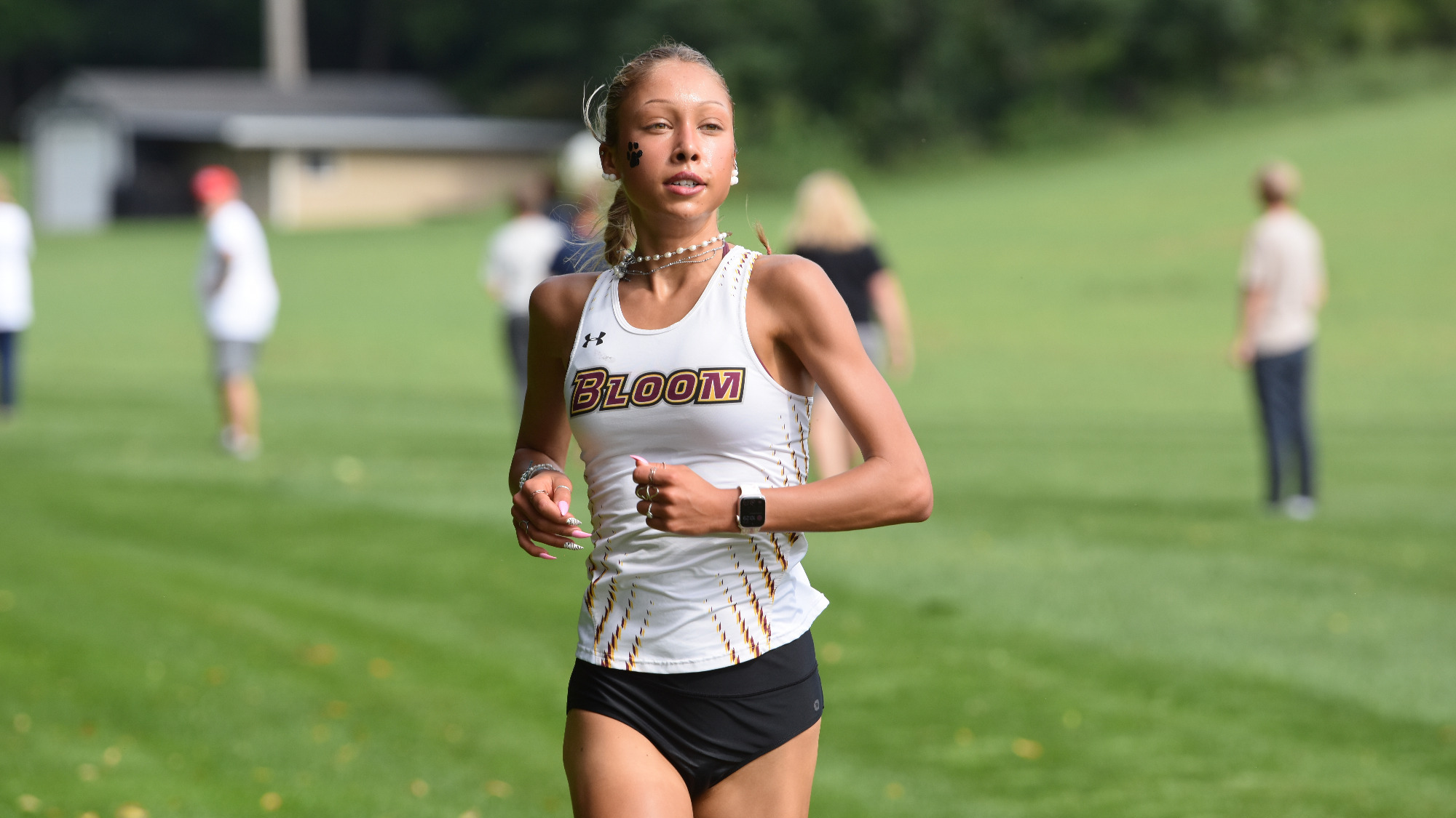 Olivia Magagna leads the pack at SFU Invite