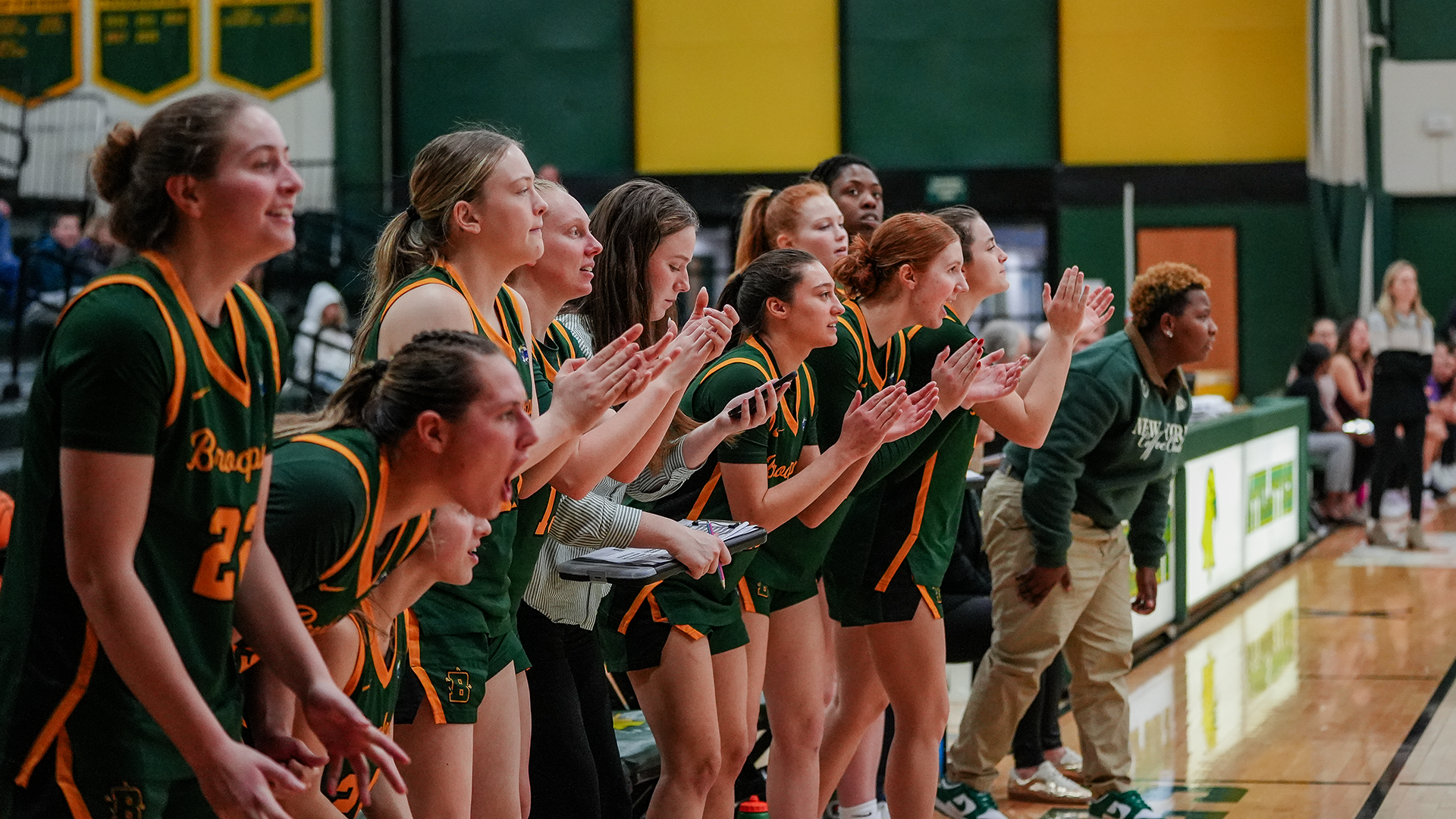 WBB Bench Clapping