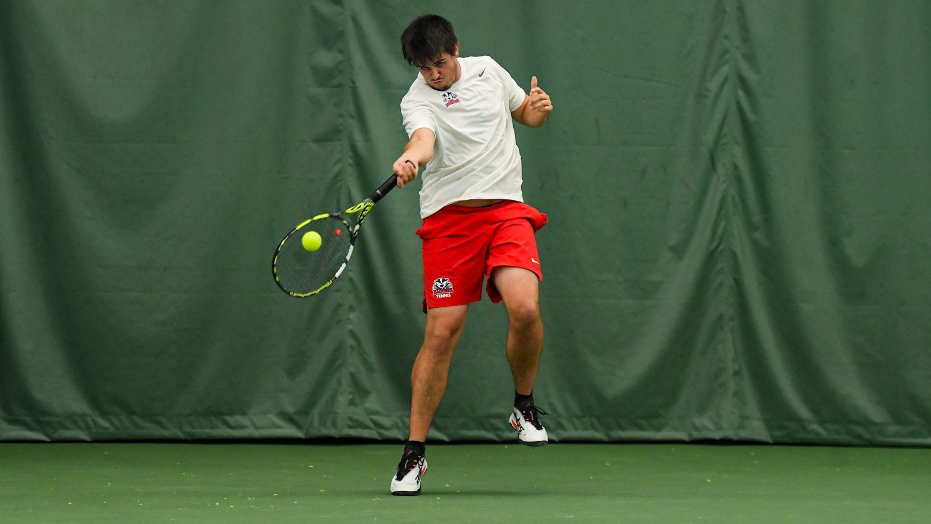 Jaden Chamberlain hitting the ball