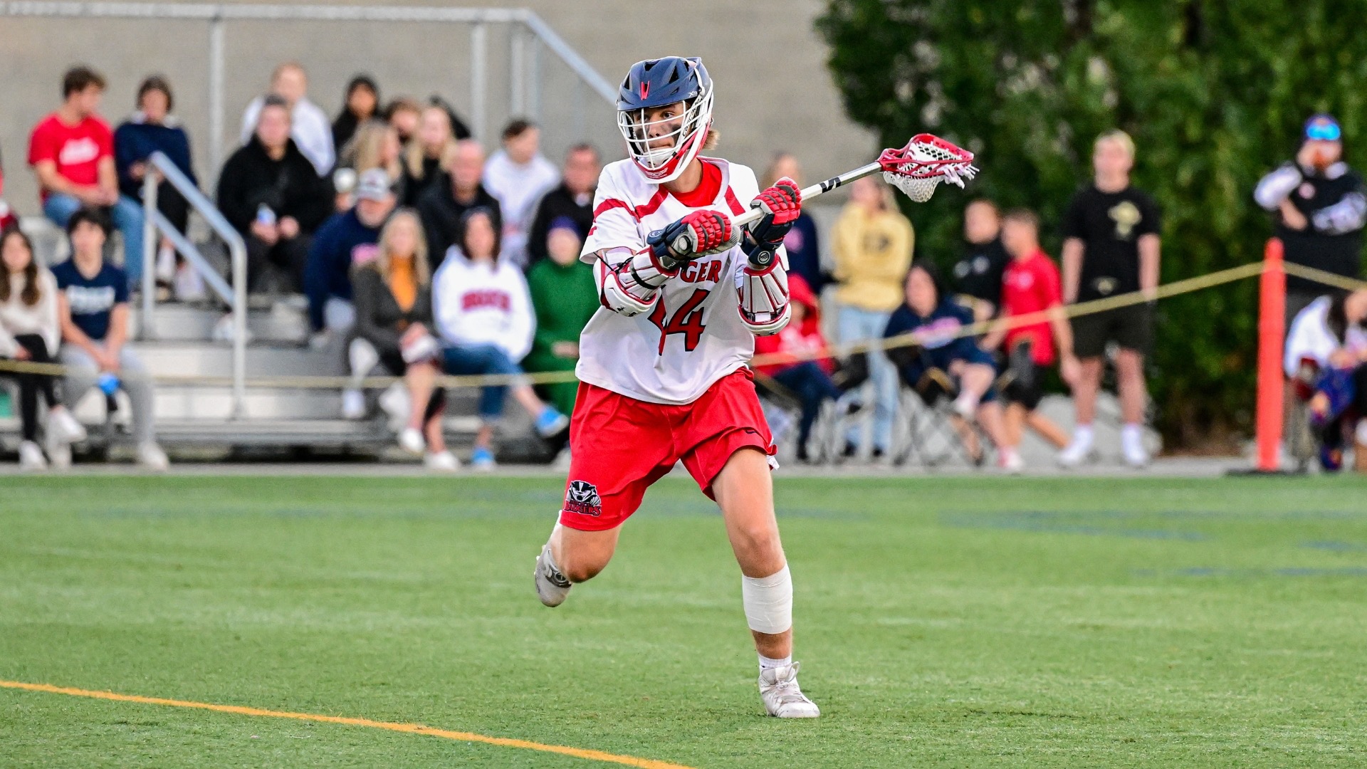 Anderw Kidd shooting the ball