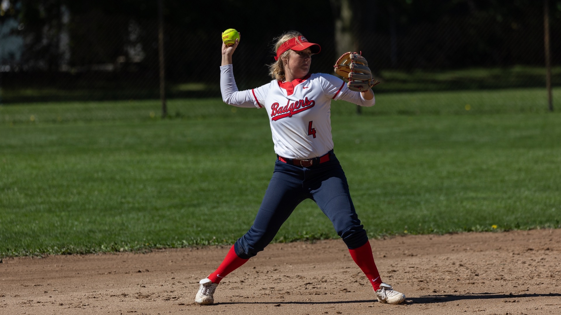 Alexis Simpson throwing