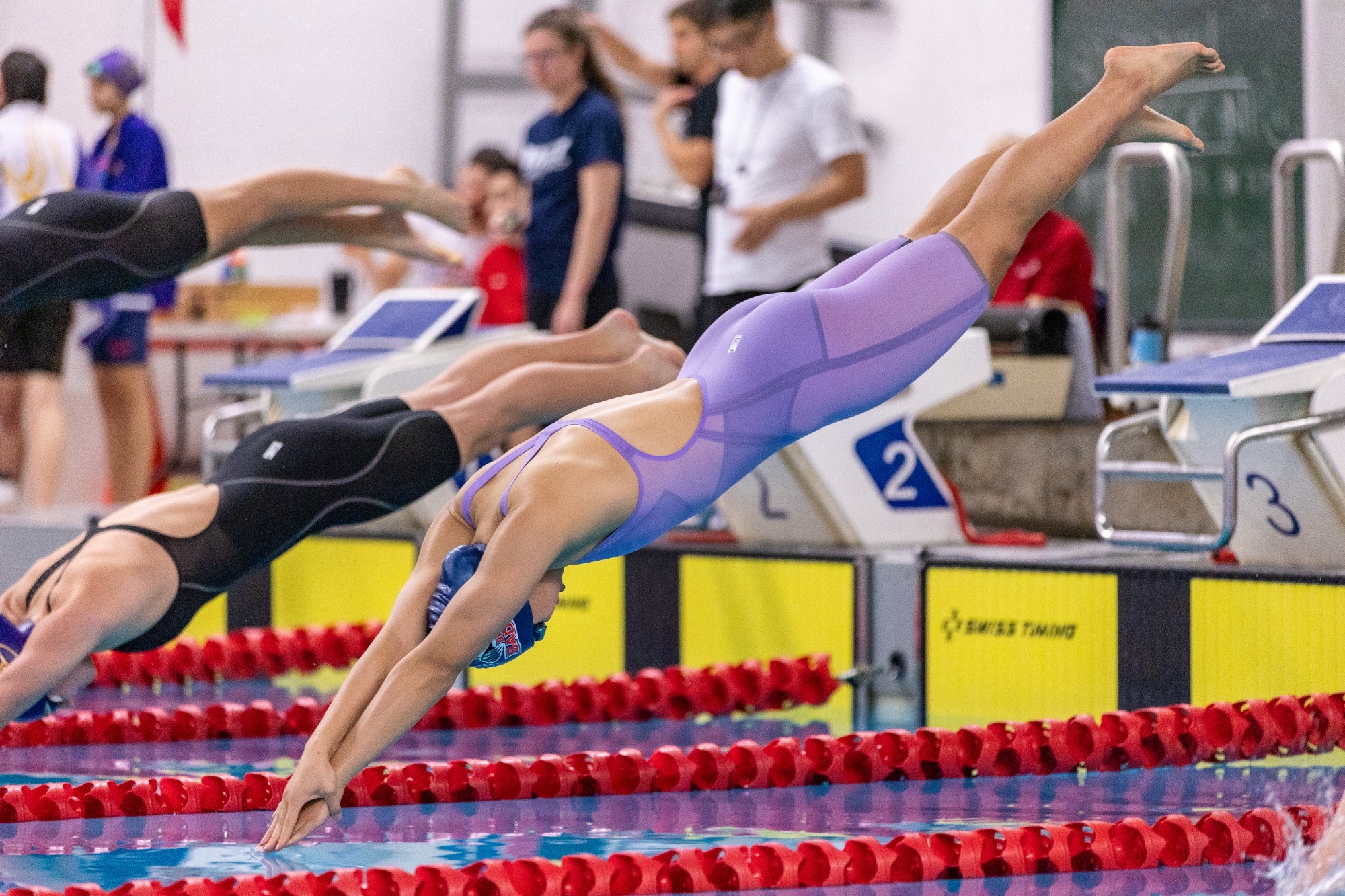 Grace Chai diving in