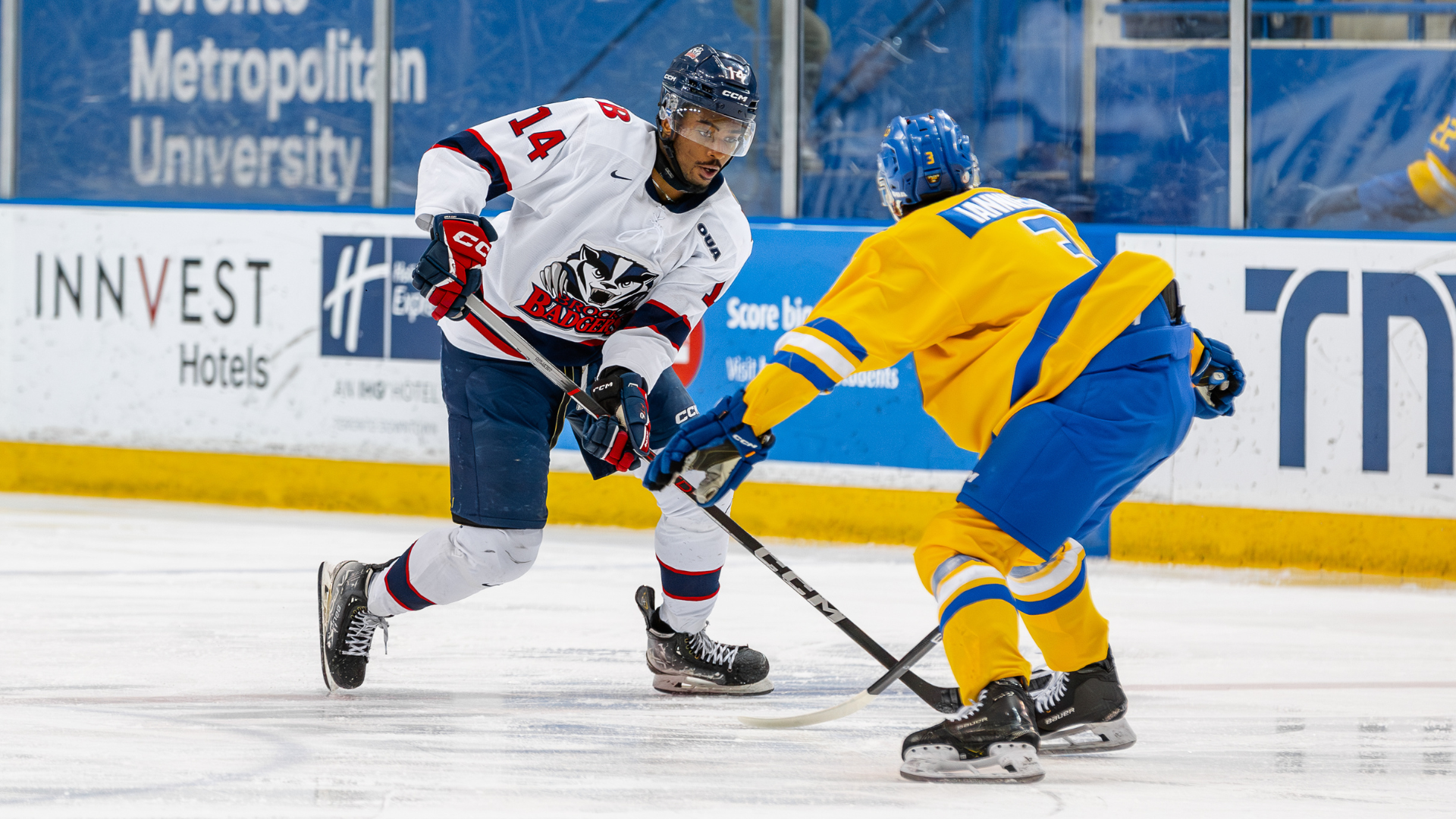 Andrew Amousse carries the puck against the TMU Bold.