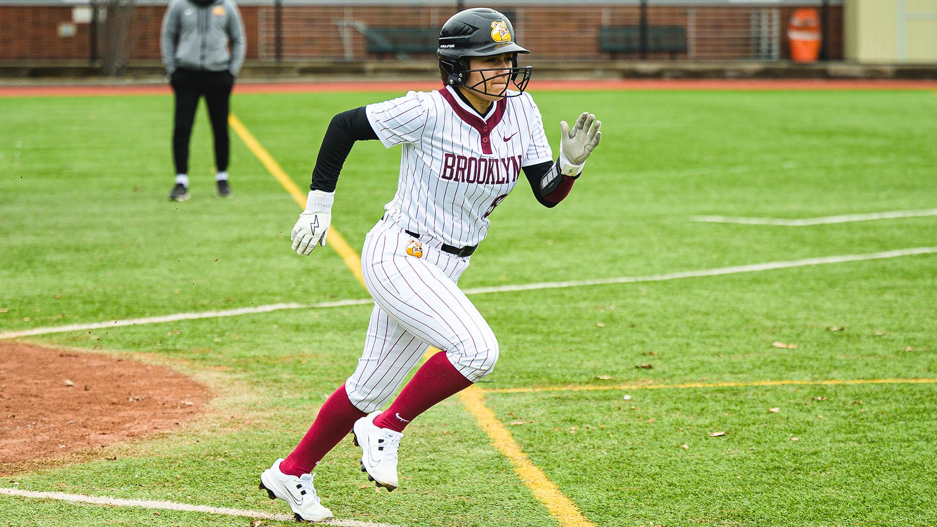o gonzalez running to first 