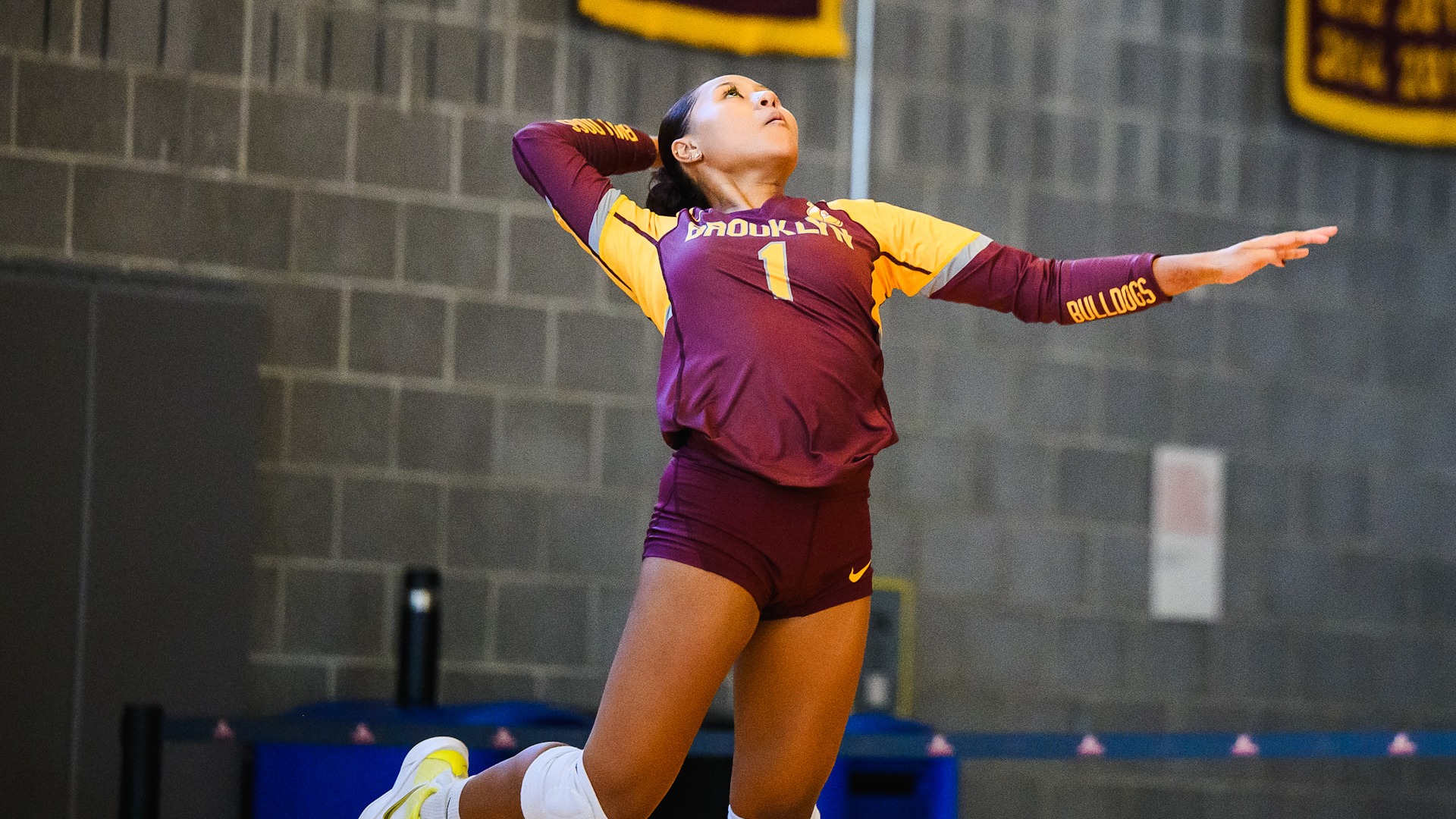 Malia jump serve