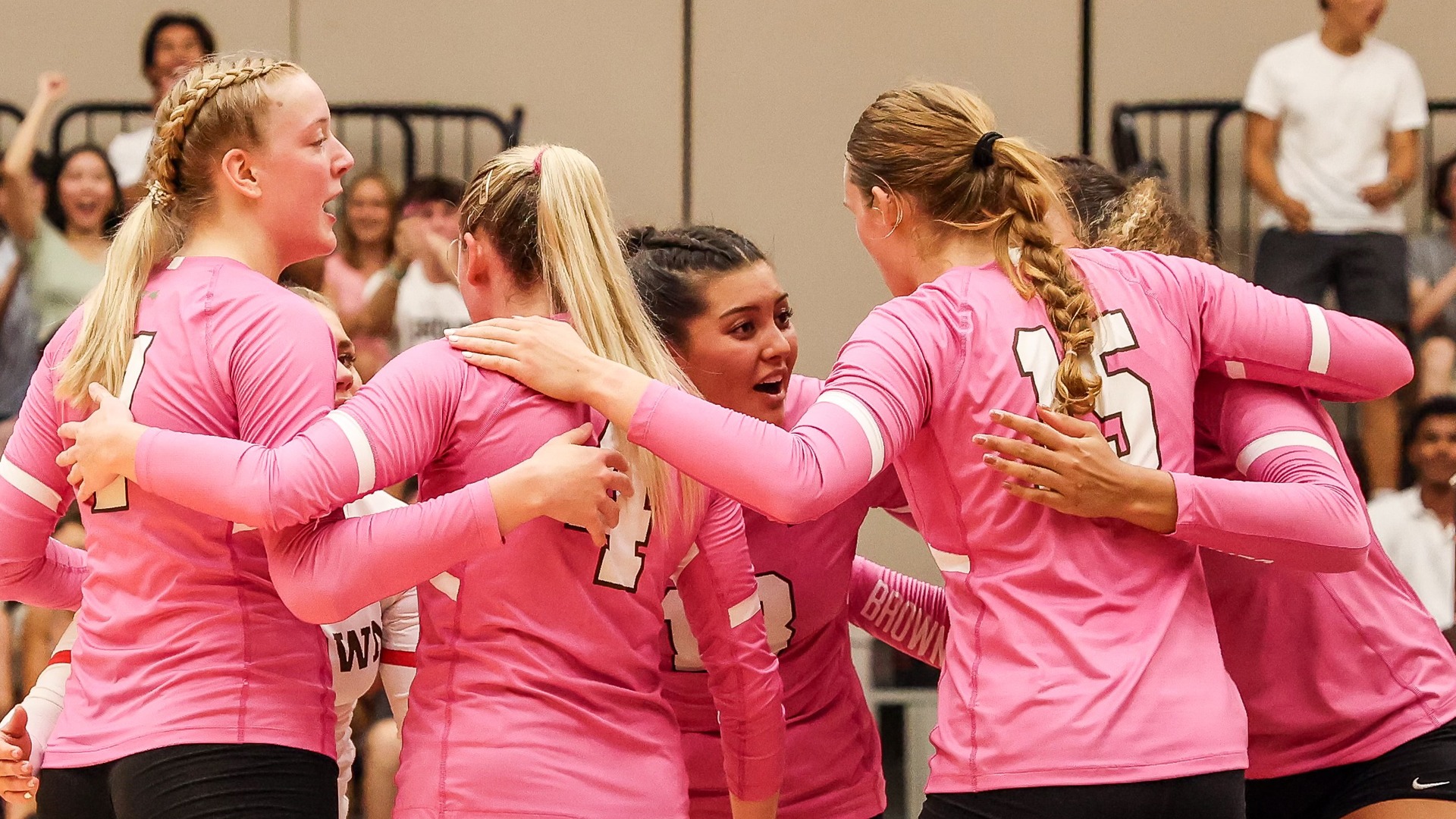 Volleyball Moves to 40 With Sweep of Stonehill Brown University