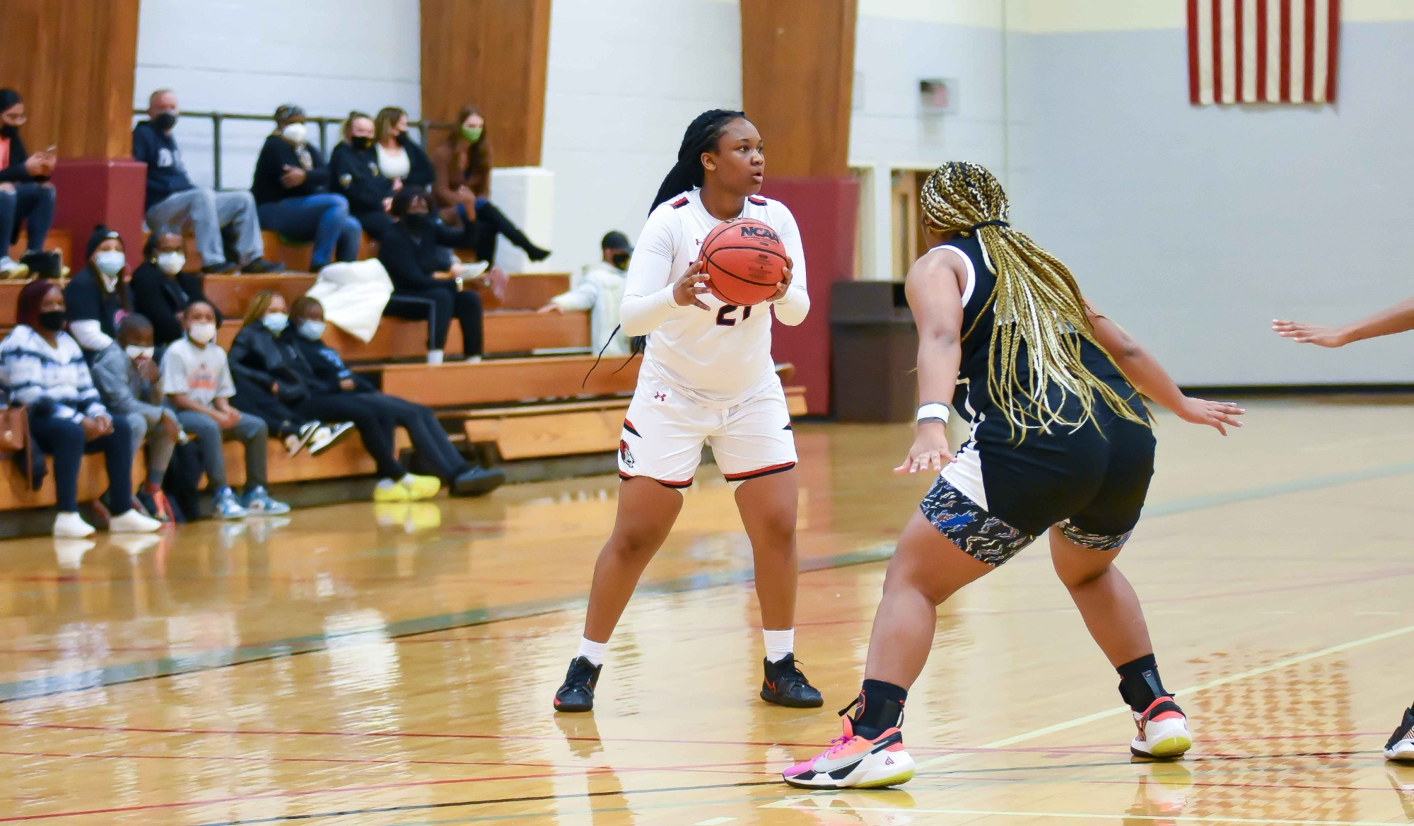 Women's Basketball suffers first conference loss to Saint Elizabeth