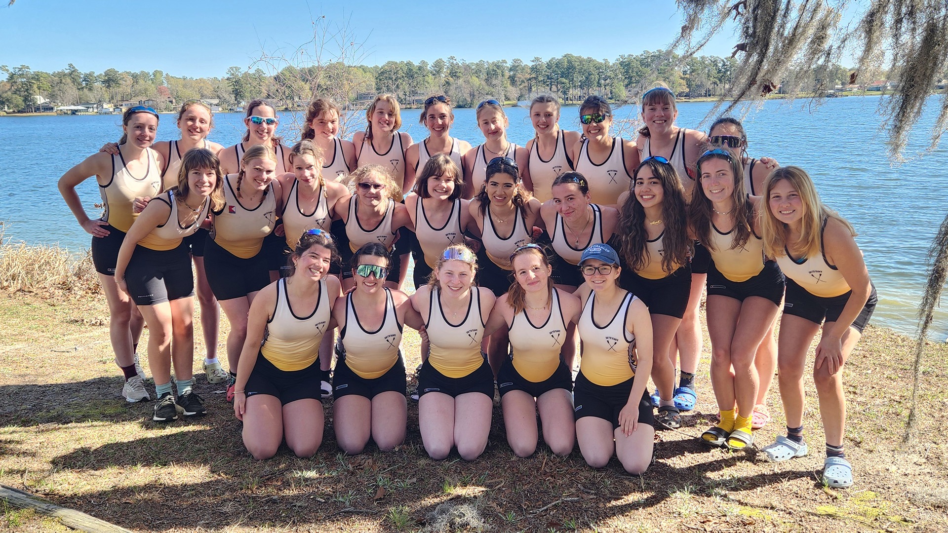 Spring Break Training Trip team photo- Rowing