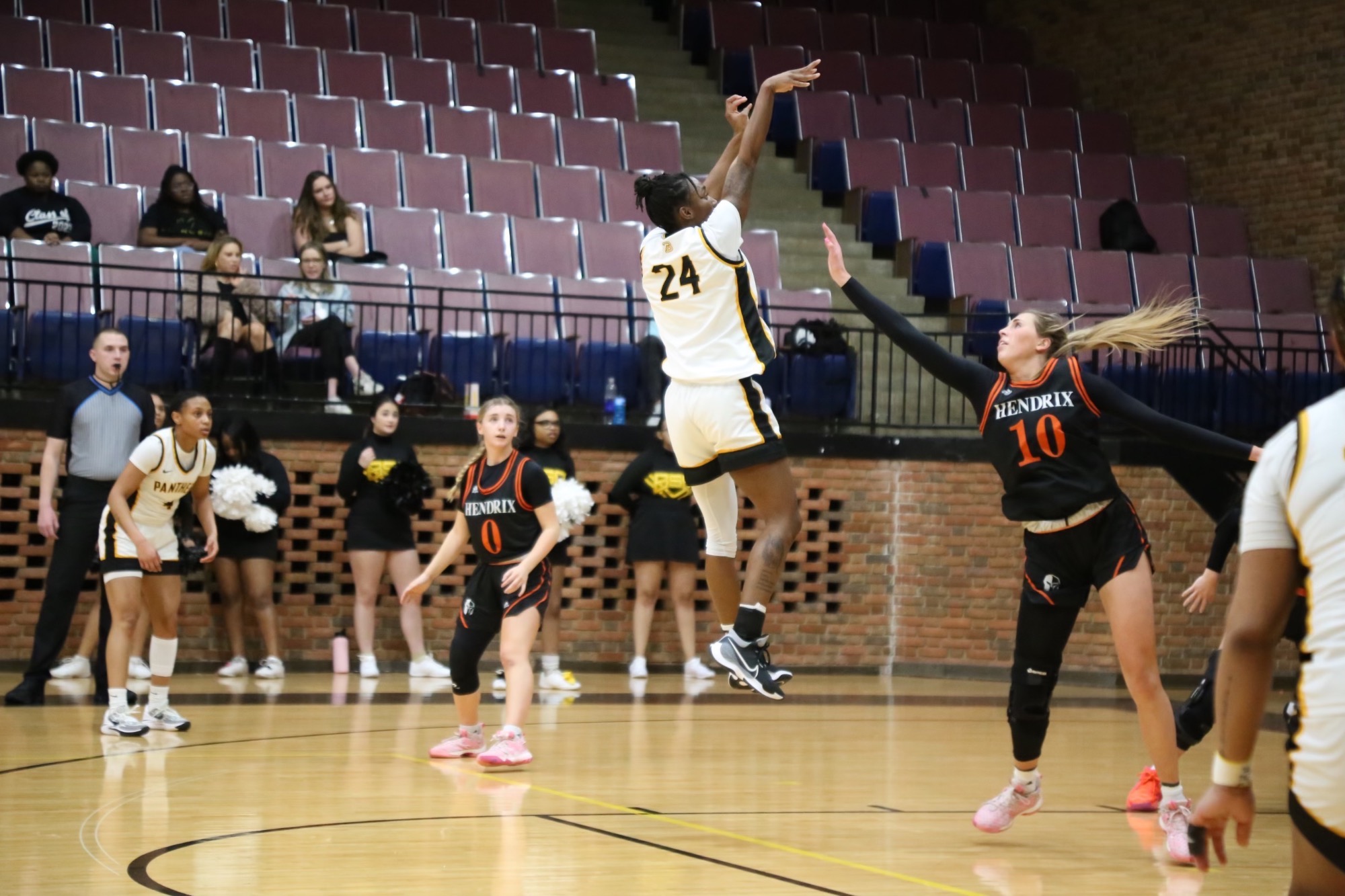 Harris Jumper vs. Hendrix