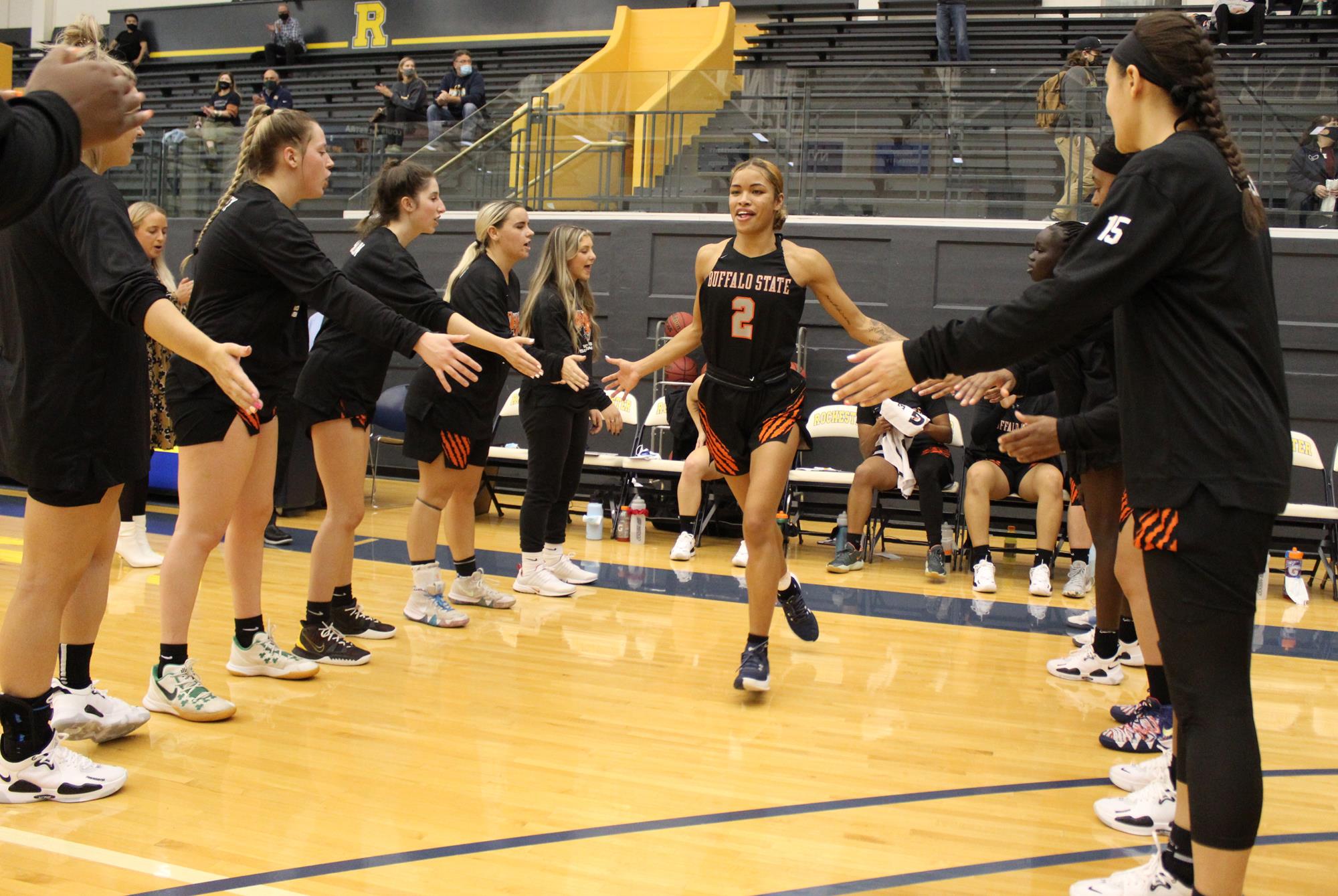 Women's basketball clamps down on Hilbert in home opener, 7356