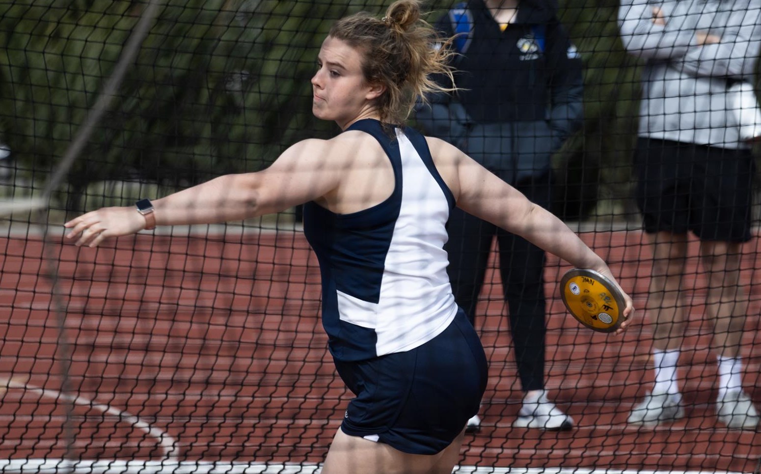 Throwing the discus