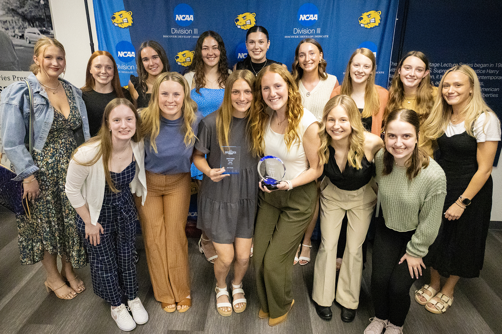 Women's basketball team and their honorees, Beaver Athletics Awards