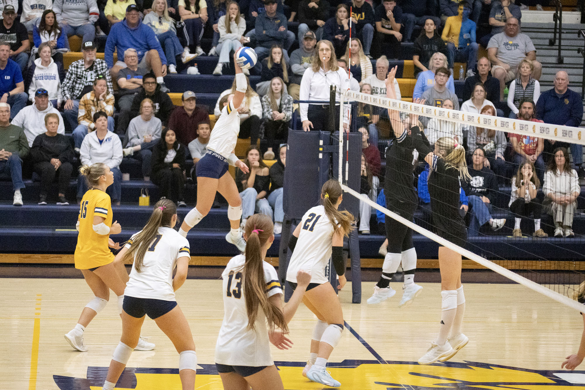 BVU volleyball vs. Dubuque