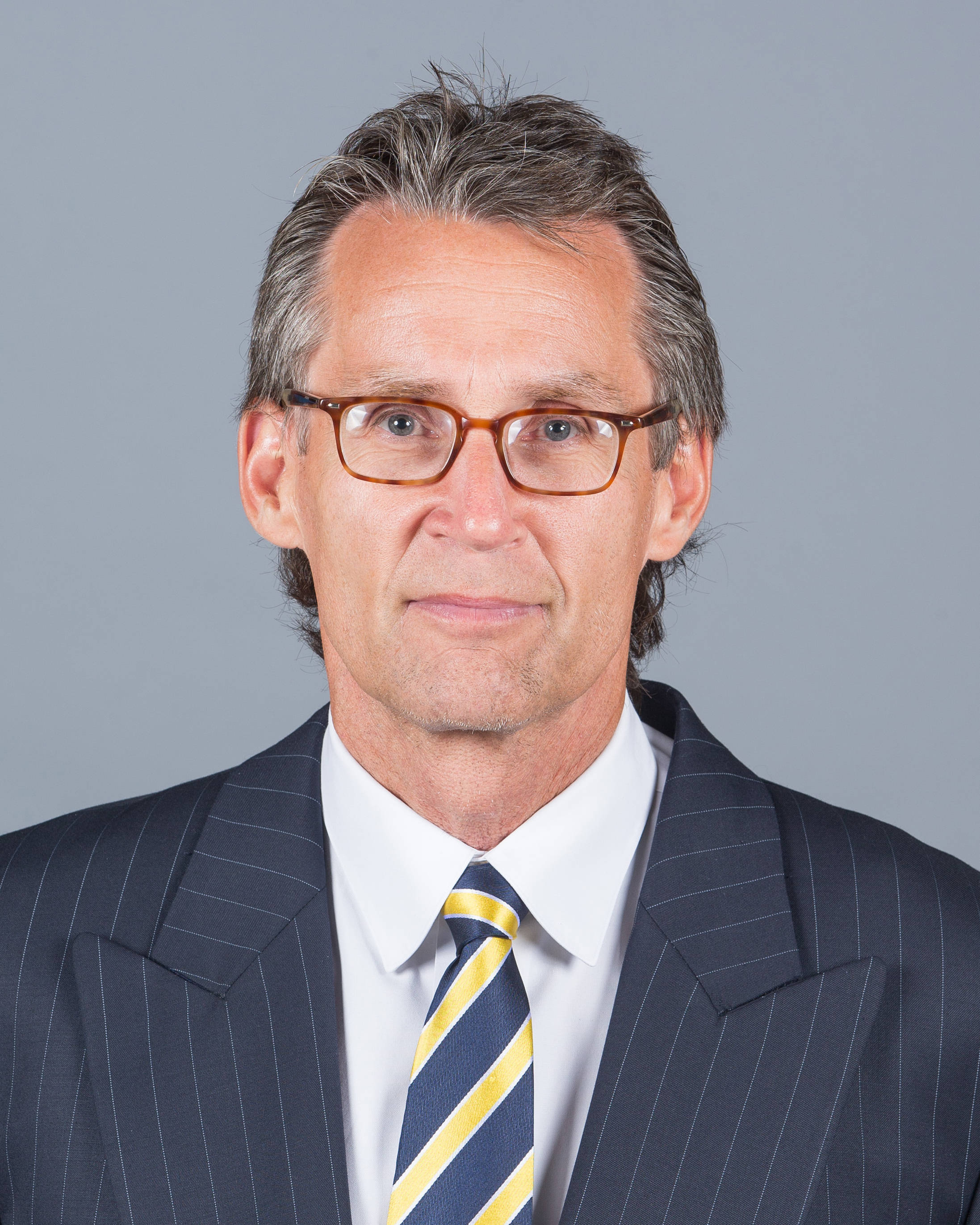 15FB Tommerdahl_Mark suit mug 800x640
