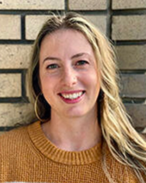 2022 Cal Football Ellen Macomson Head Shot