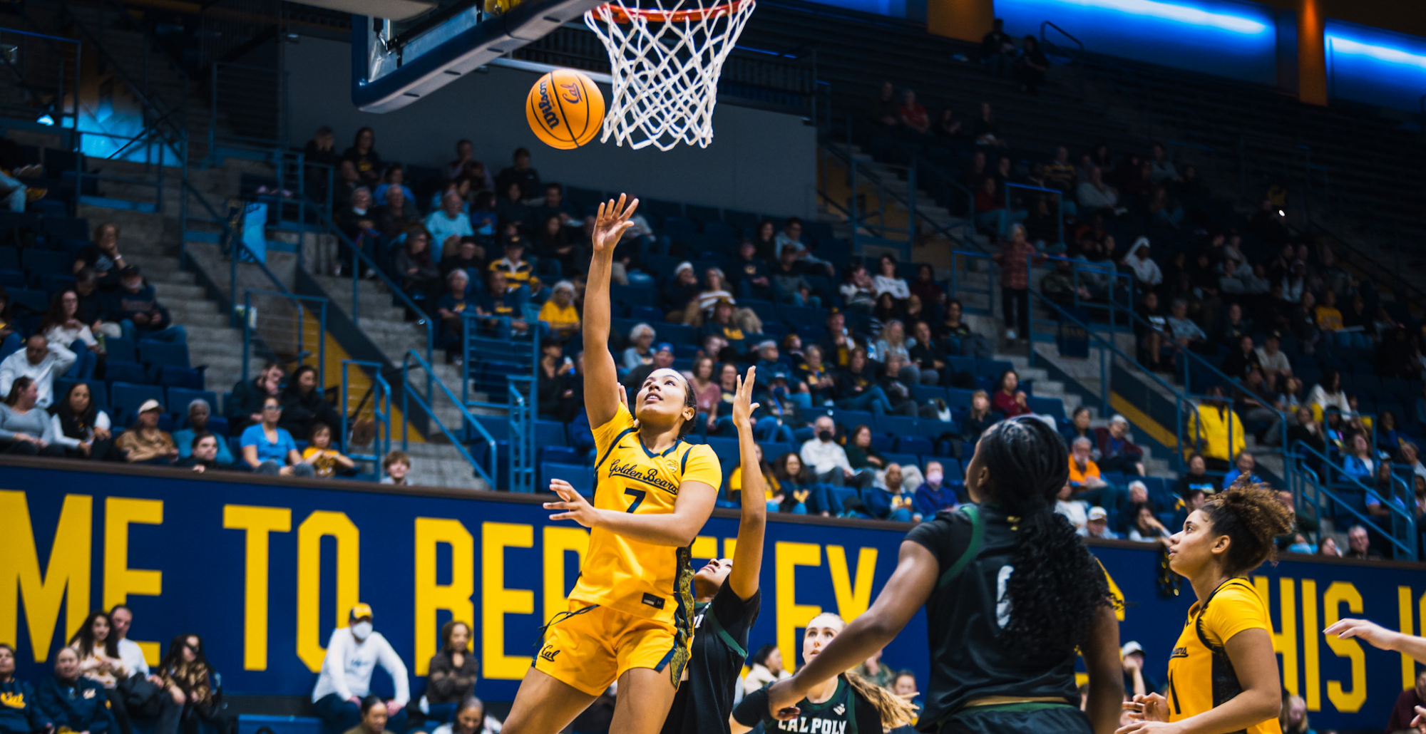 Naya Ojukwu scoring against Cal Poly
