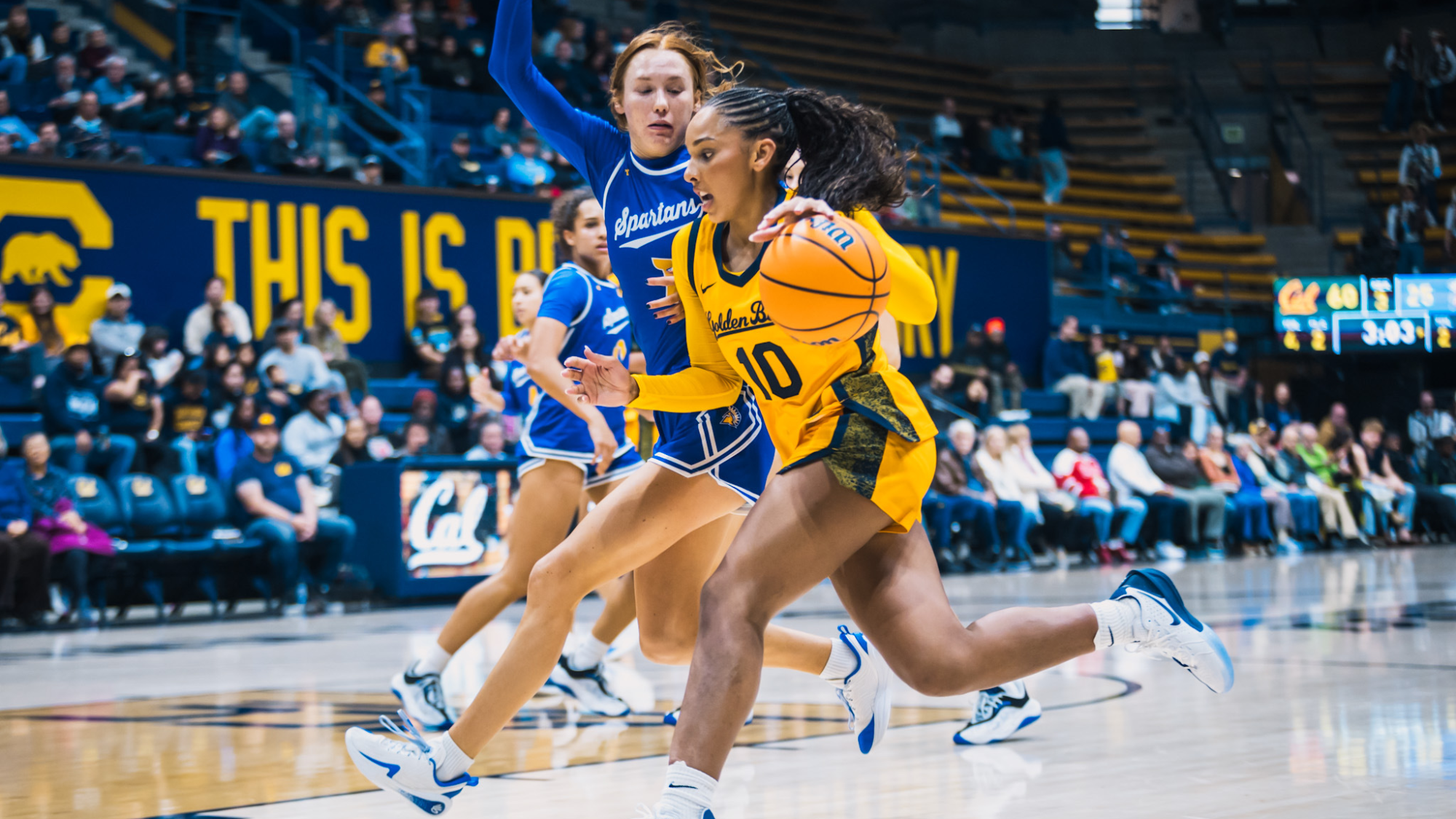 Cal WBB Lulu Twidale driving against San Jose State