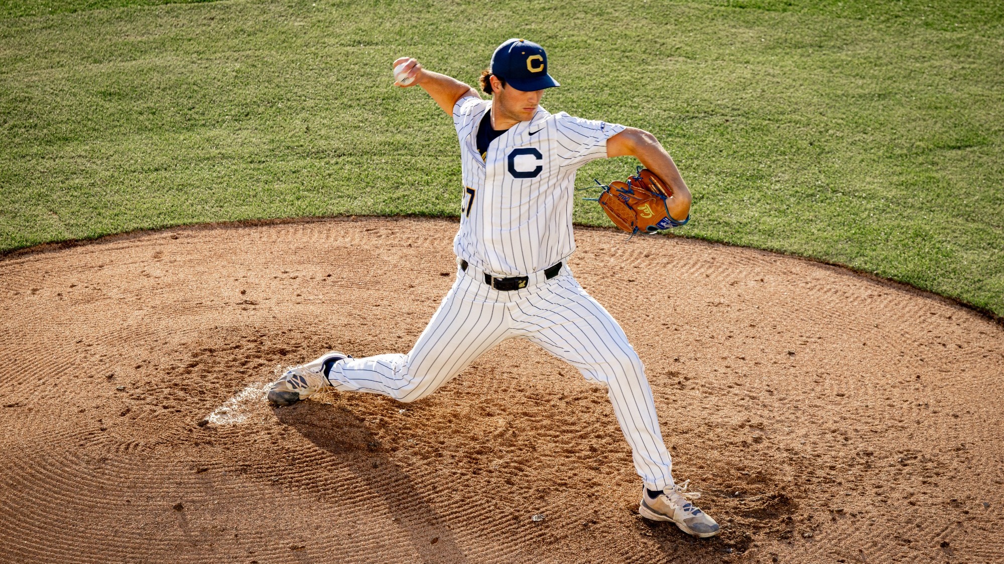 Oliver de la Torre Pitching