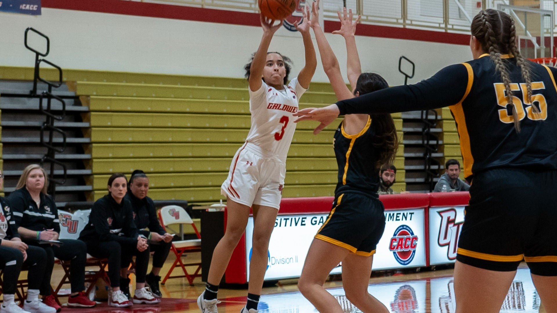 Bray's 18 Tops Four in Double Figures as Women's Basketball Gets Road