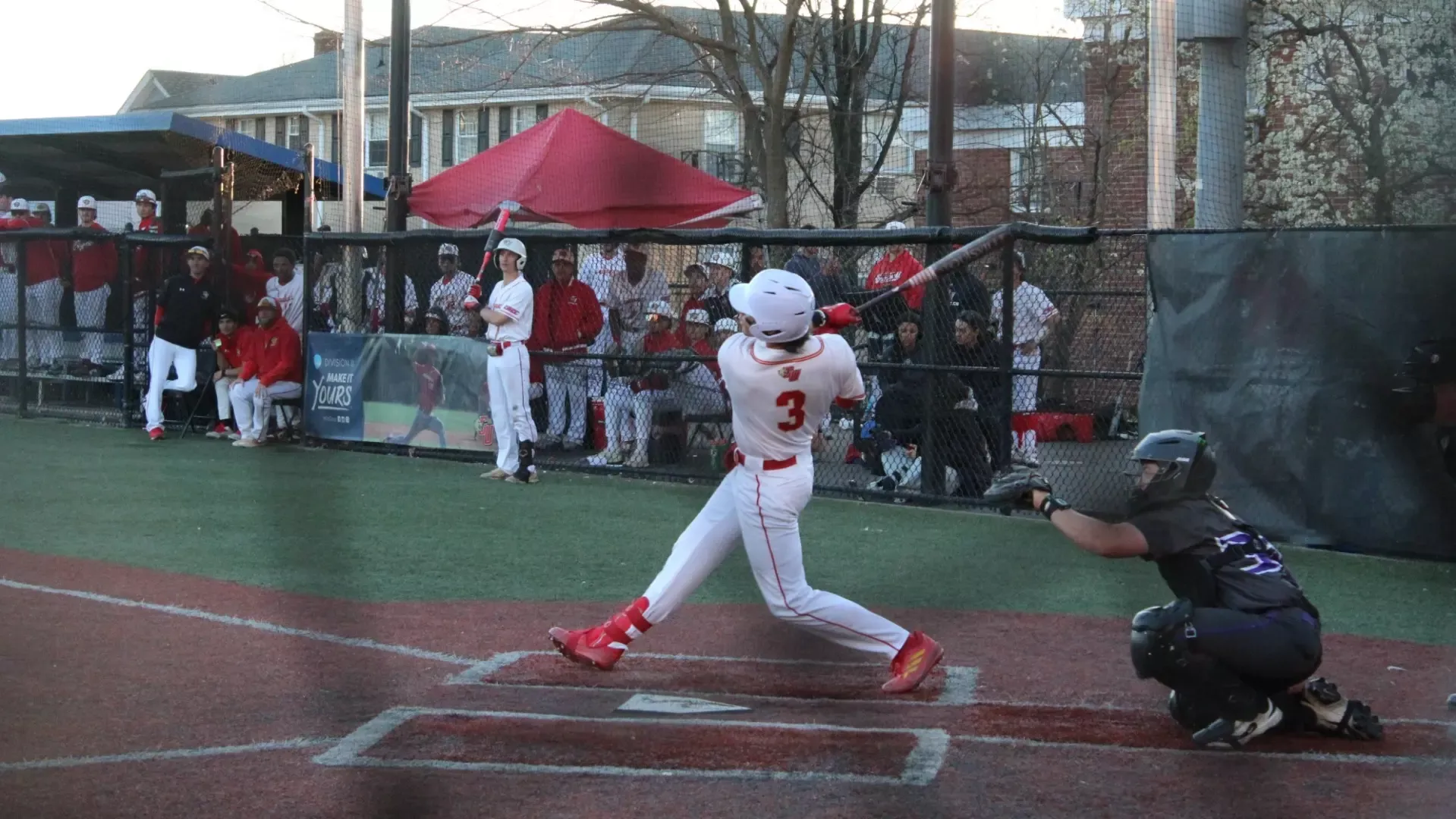 Kurtz swings through