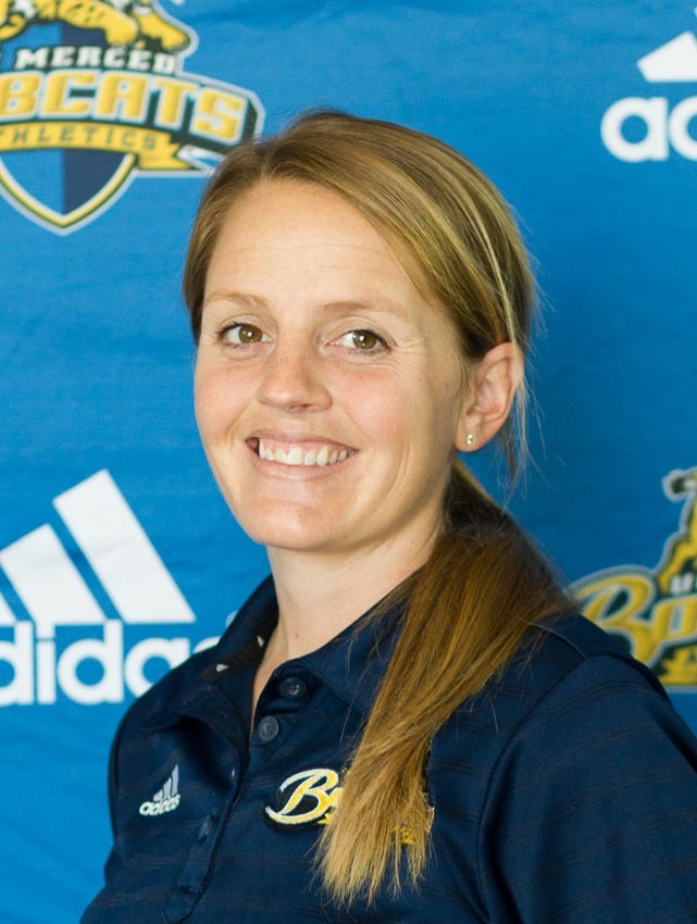 Megan Atoigue Headshot