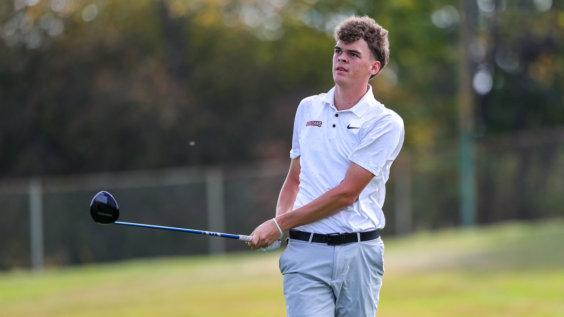 edwards on tee in fall 2025 event