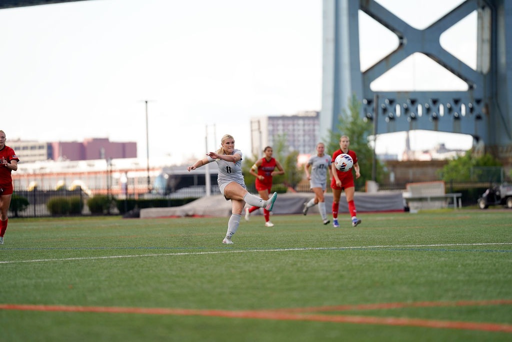 WSoc Action 916