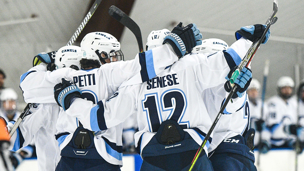 Men's Ice Hockey Rolls Past Tufts on Green Dot Night Connecticut College