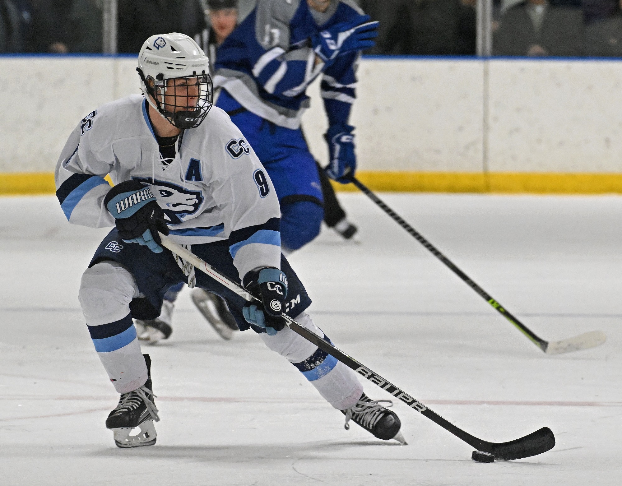 men-s-ice-hockey-loses-high-scoring-battle-to-hamilton-connecticut