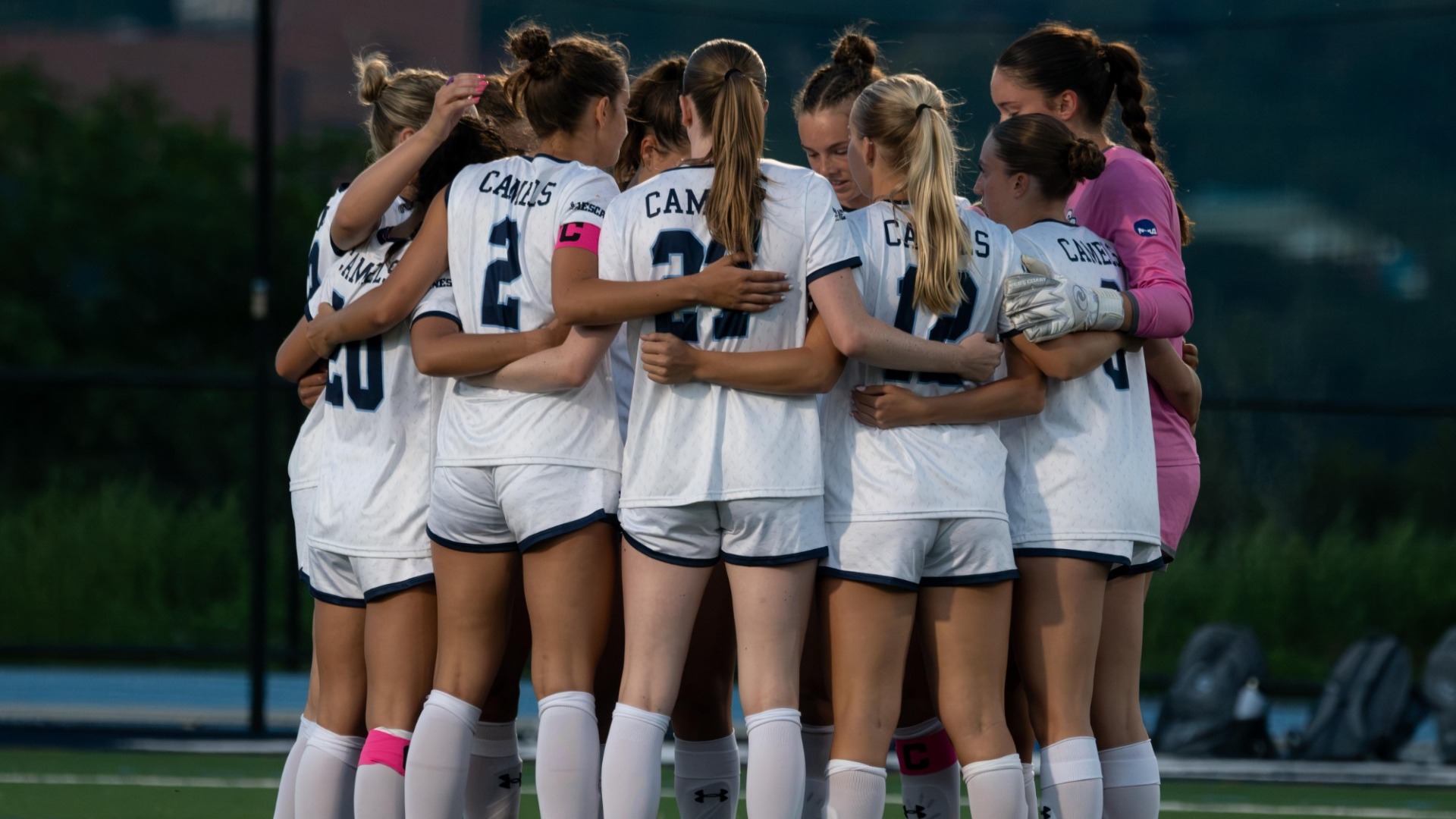 Women's Soccer Huddle vs Salve Regina
