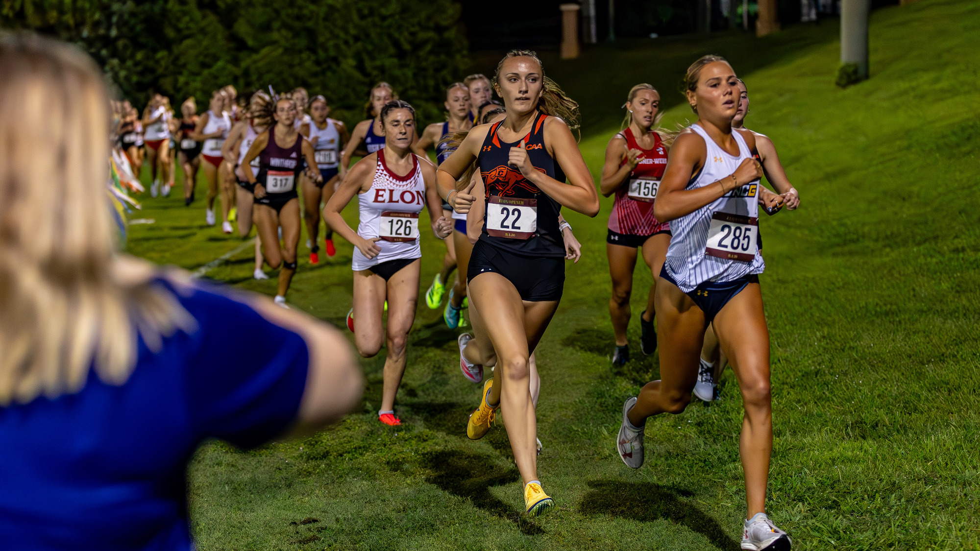 Delaney Horton runs at the Elon Opener