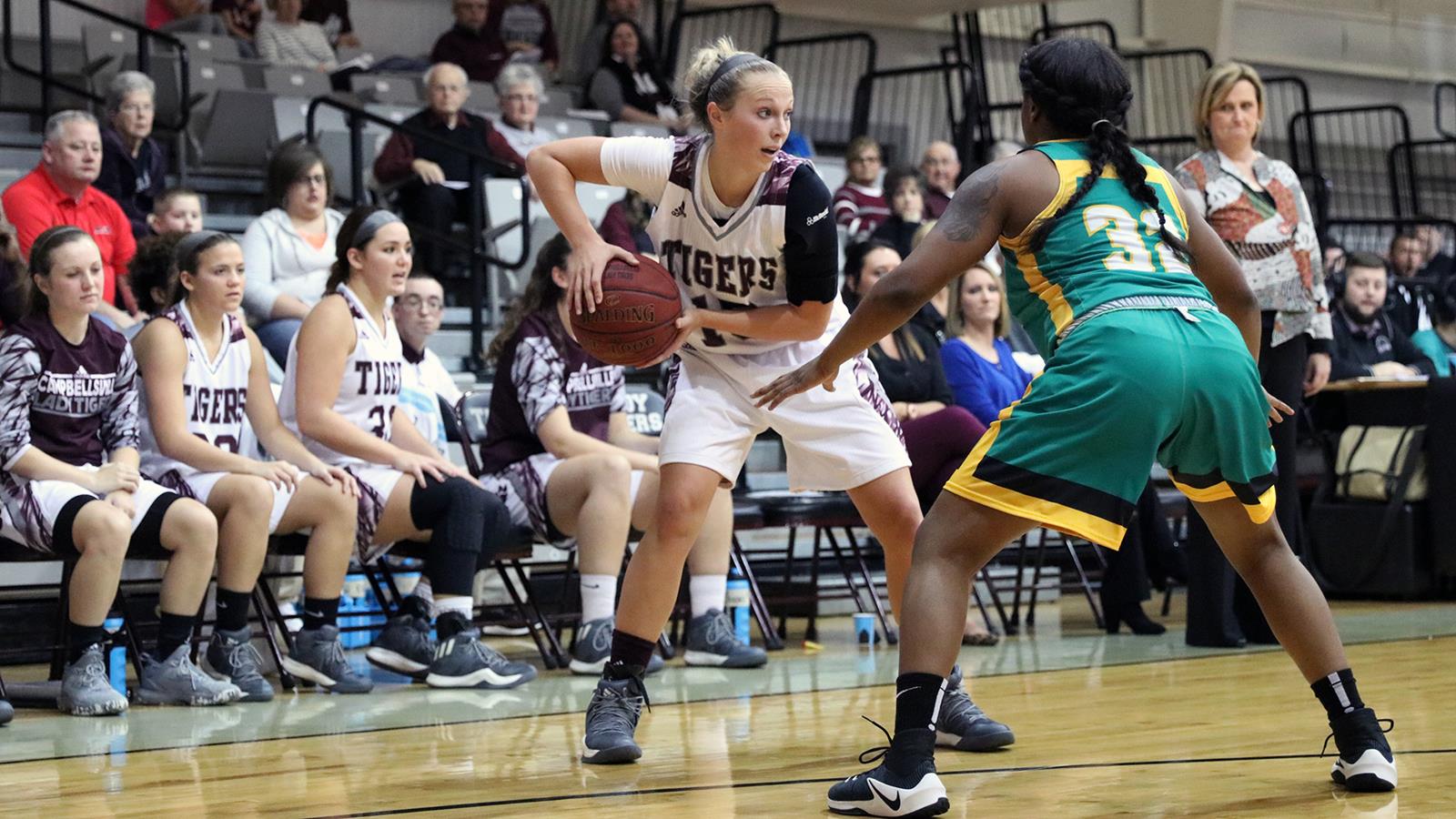 Fox scores 1000th point as Lady Tigers down Wilberforce, 9067