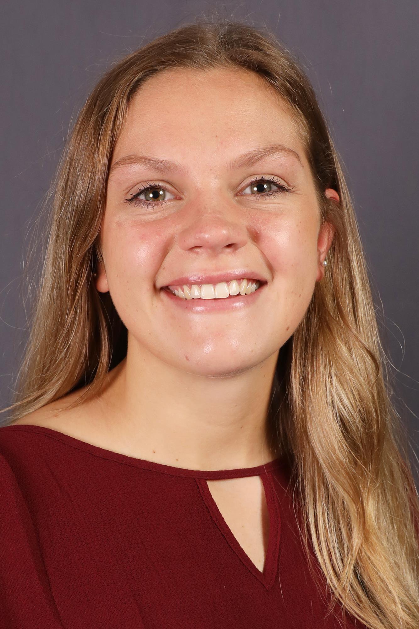 Savannah Moss Headshot 10-15-20