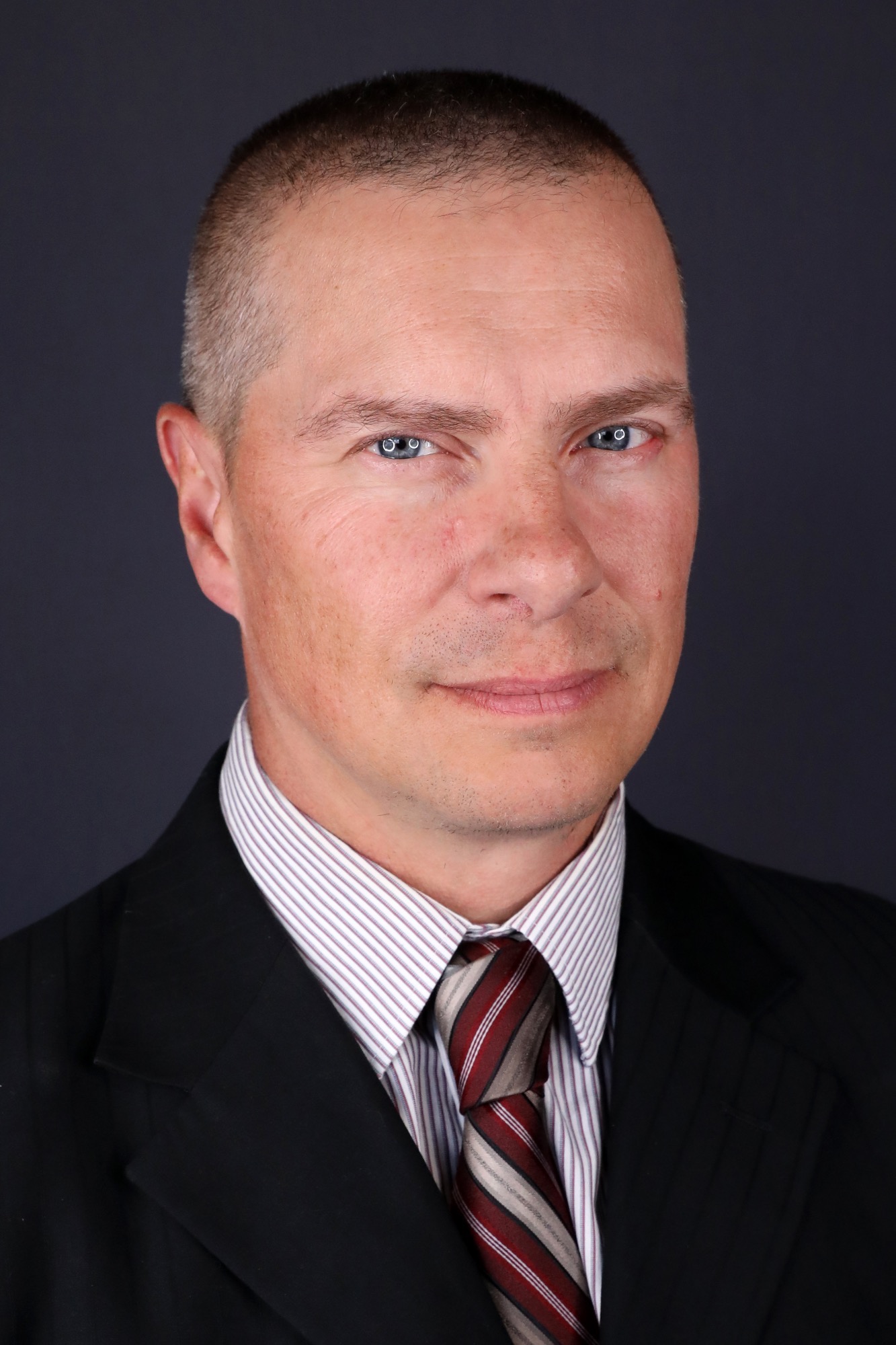 Assistant Football Coach Headshot 4-13-23