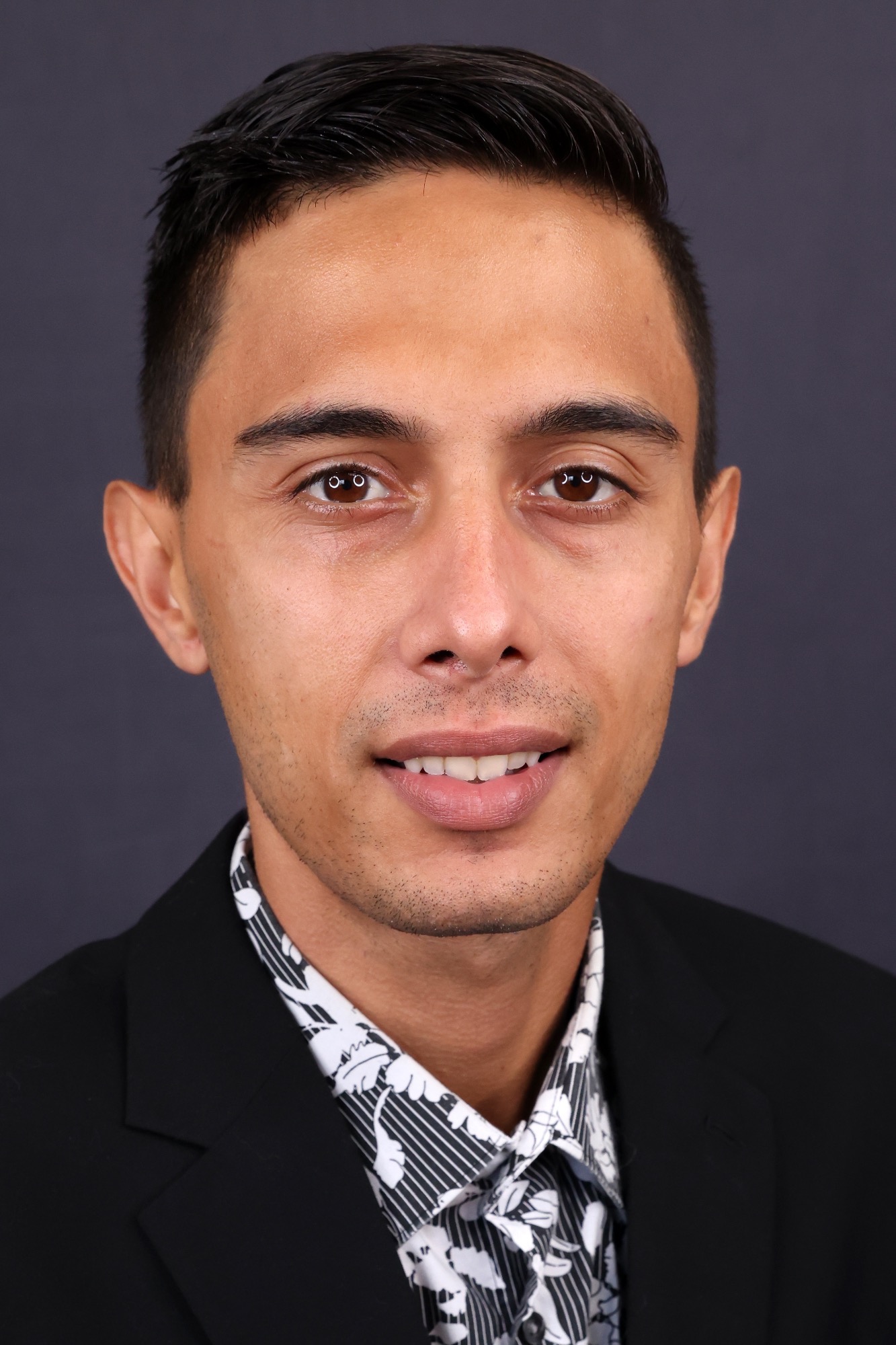 Dustin Carrier Headshot 7-31-23