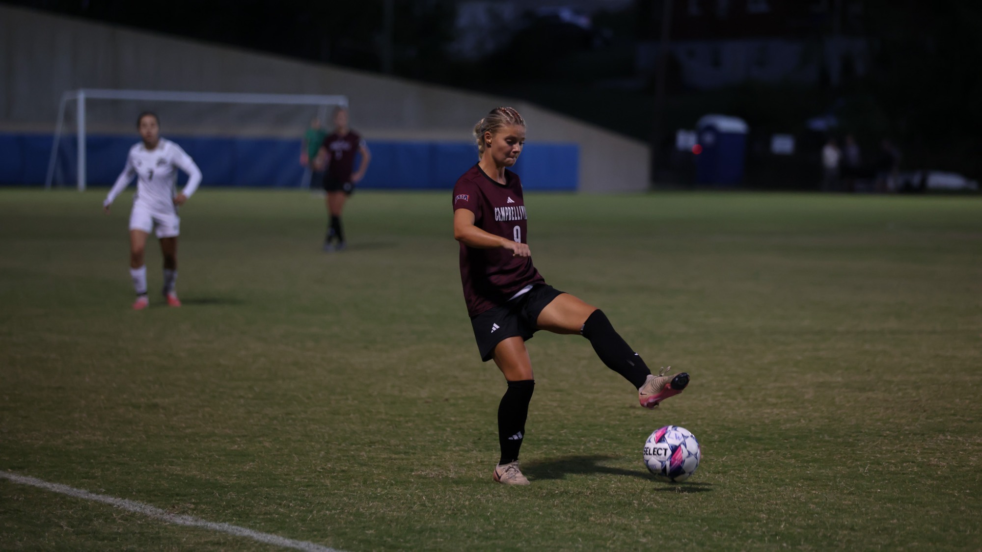 Helgadottir dribble